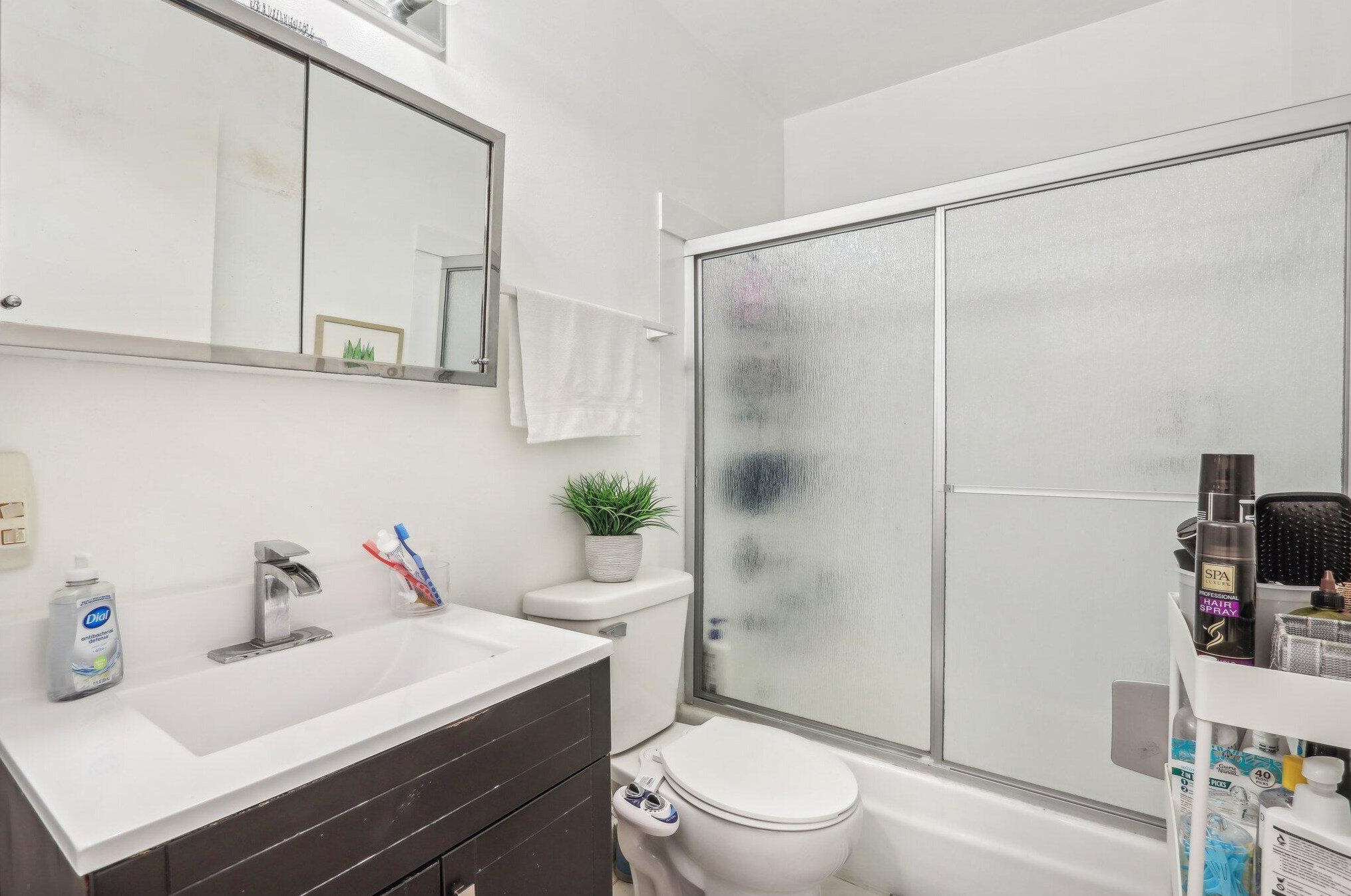 4205 Cherrywood Ln, Milwaukee WI  53209-1005 exterior