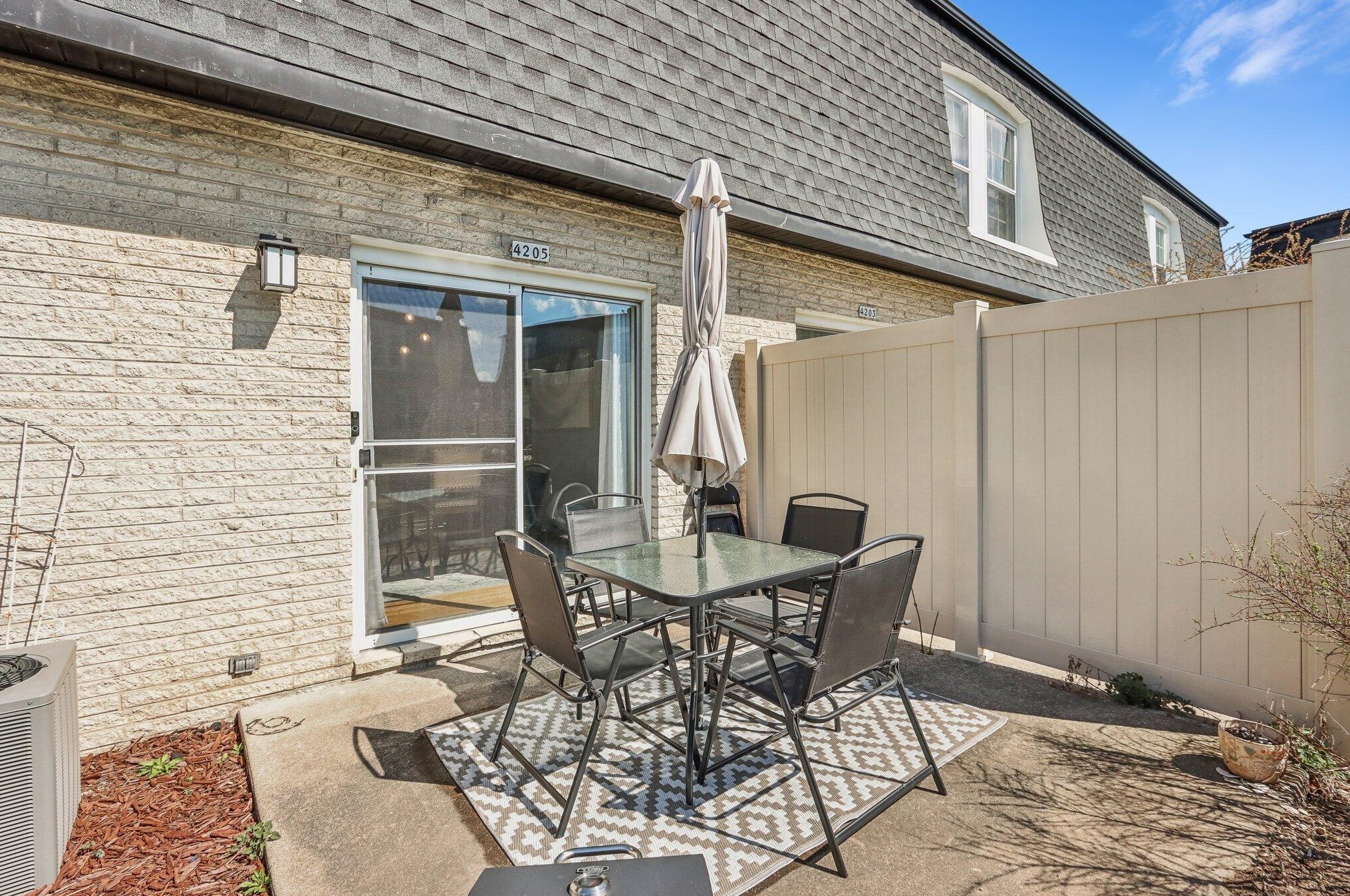 4205 Cherrywood Ln, Milwaukee WI  53209-1005 exterior