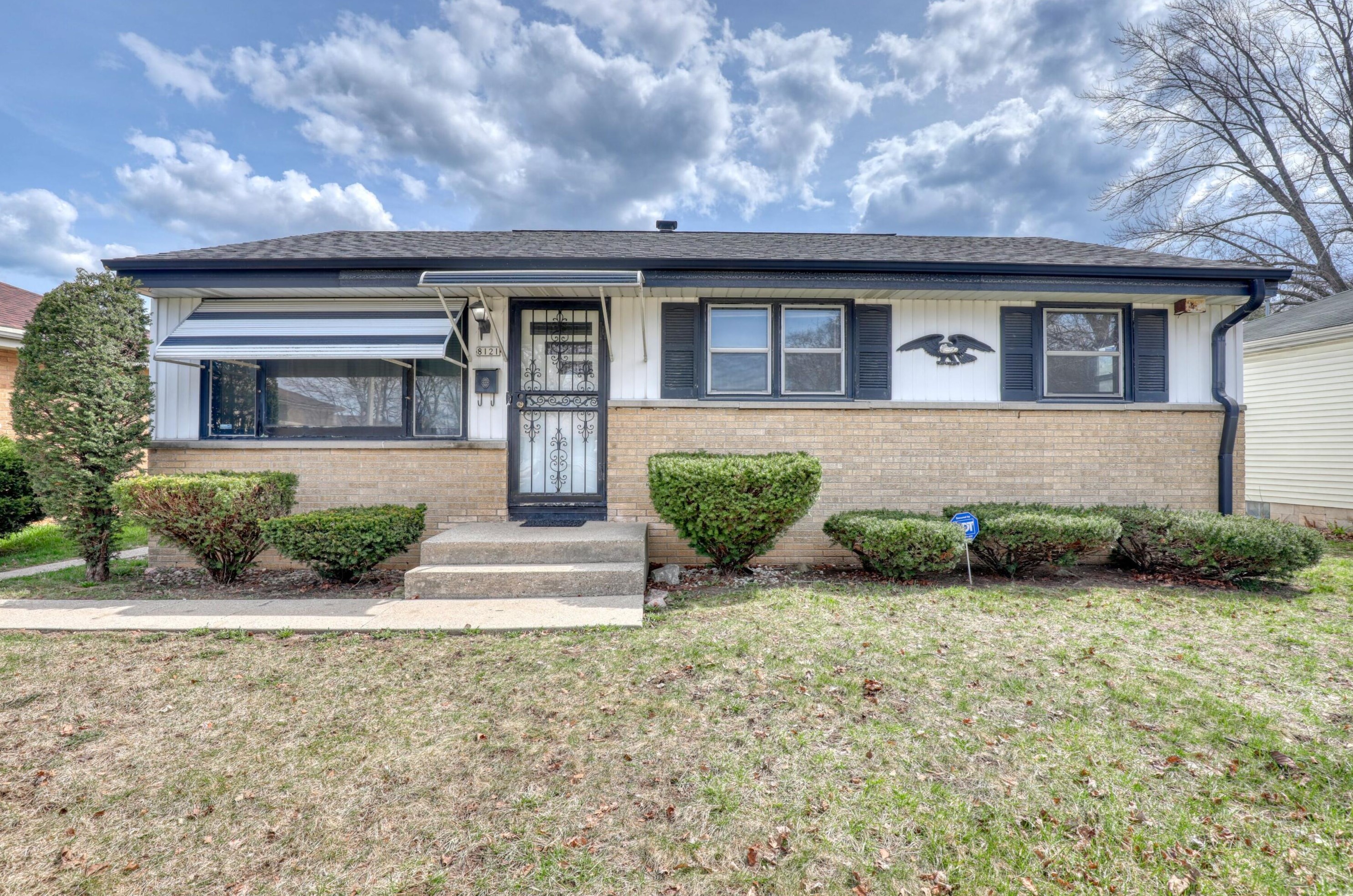 8121 Glen Ave, Milwaukee, WI 53218-2529