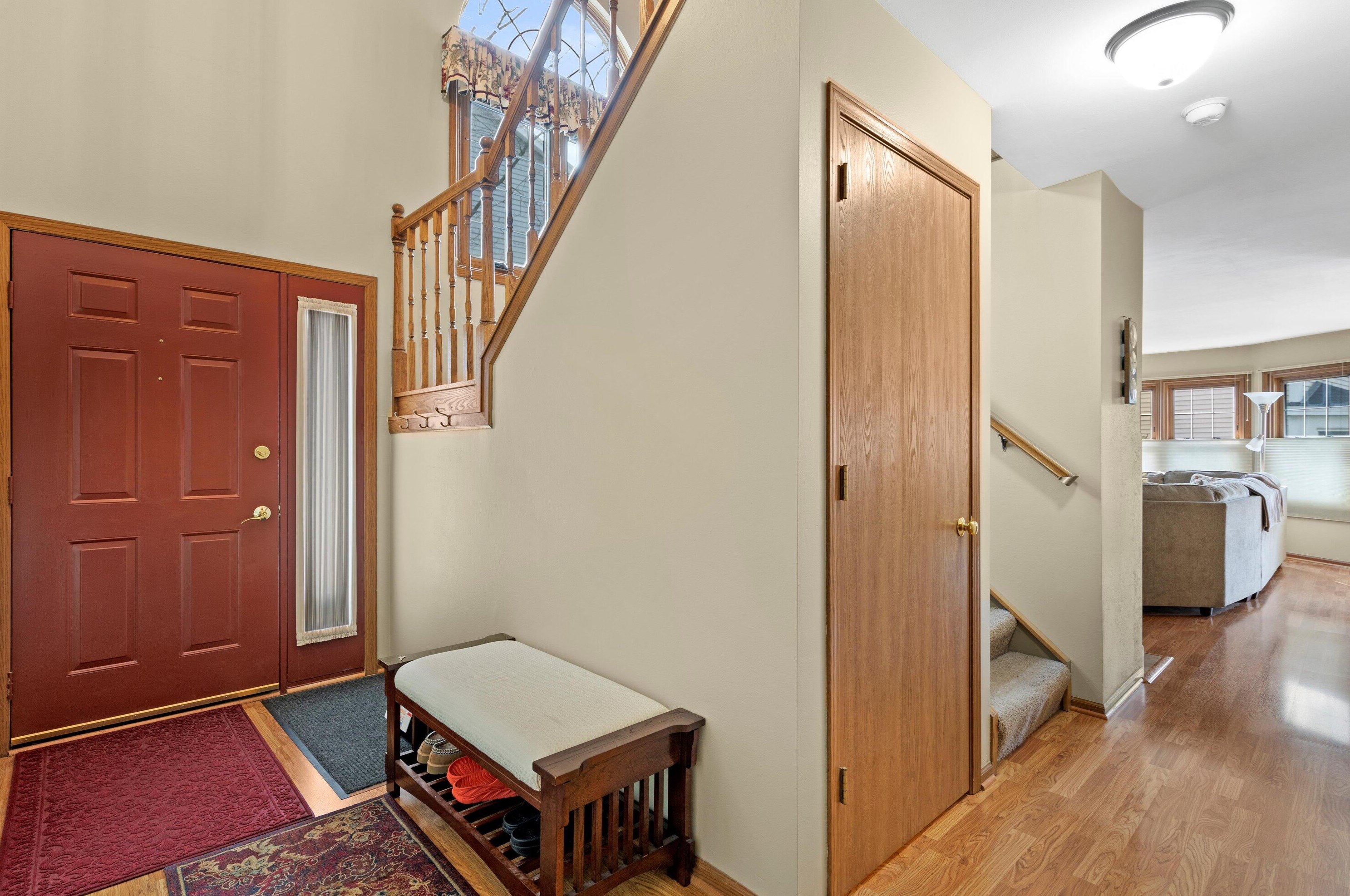 8349 76th St, Hales Corners, WI 53132-8520