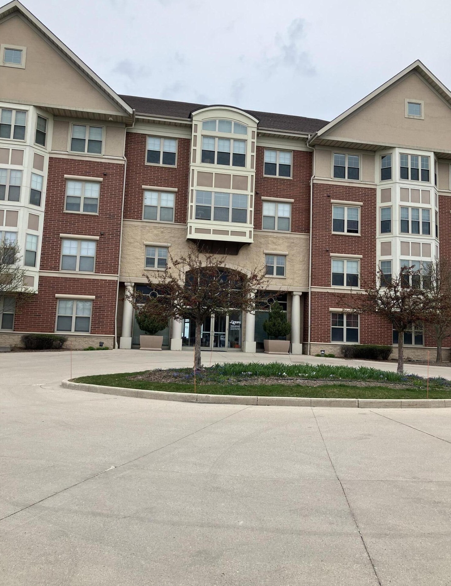 4110 Lake Dr, Milwaukee WI  53235-5953 exterior