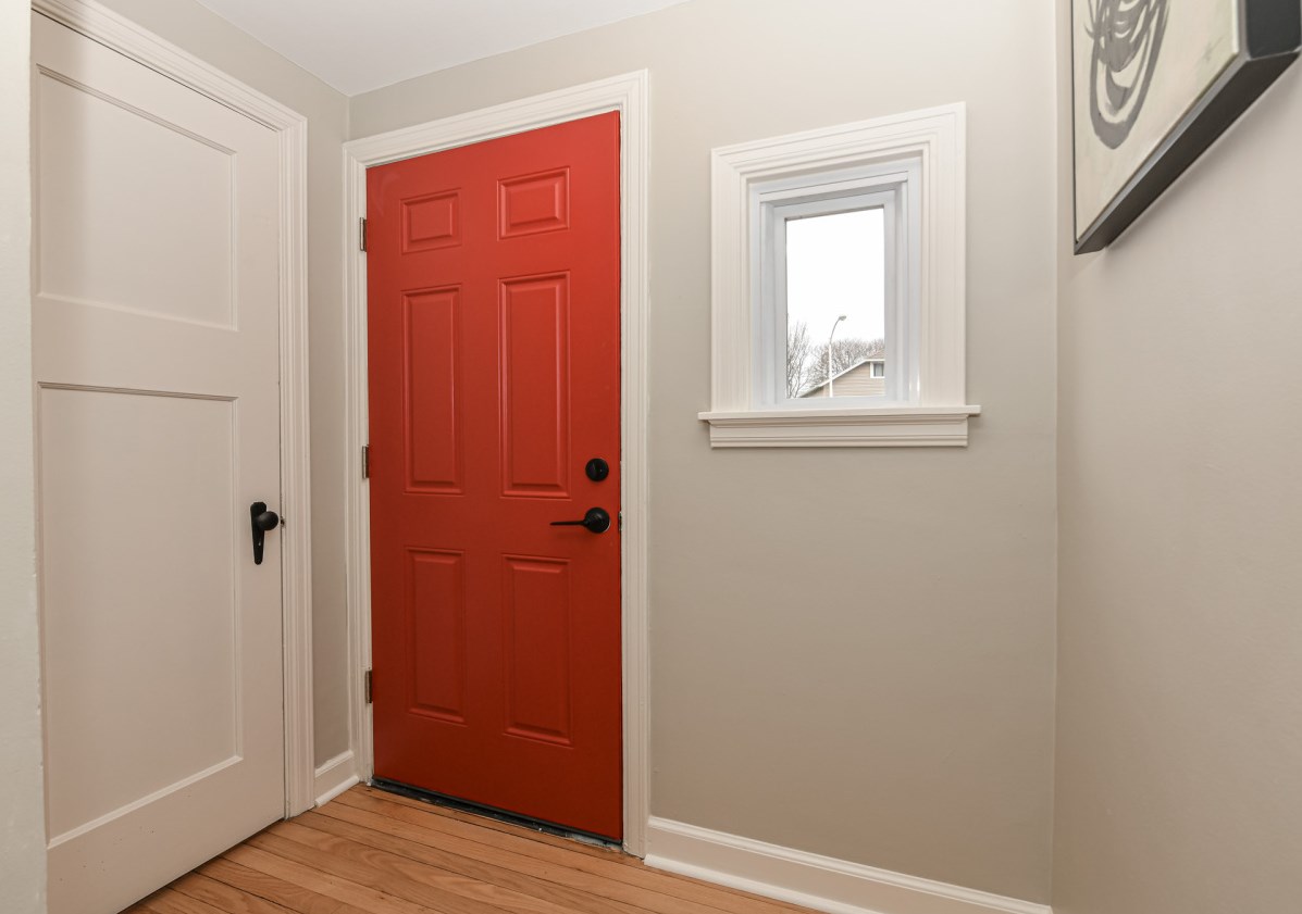 4440 Hopkins St, Milwaukee, WI 53209-5927