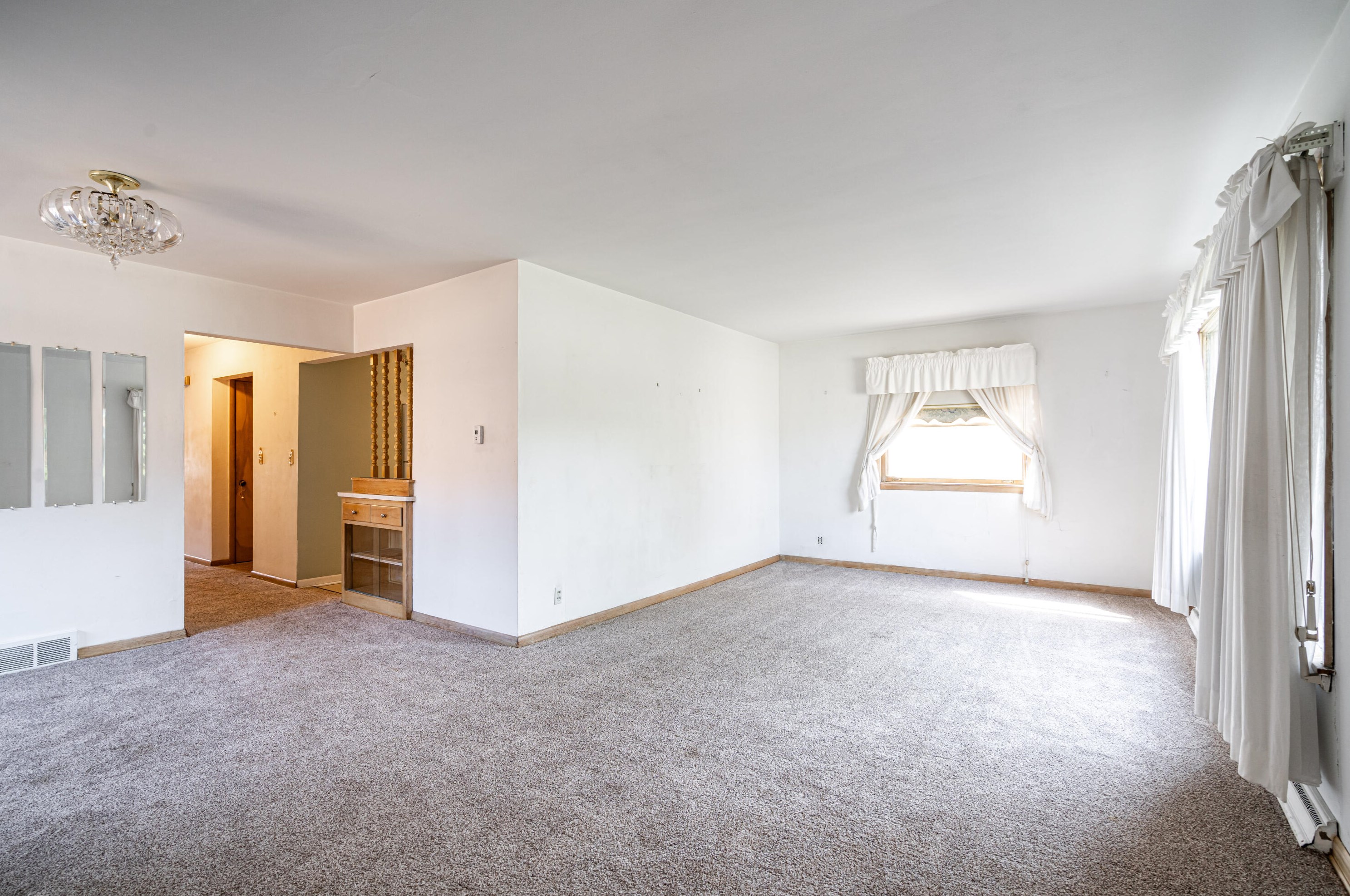 4078 61st St, Milwaukee, WI 53216-1211