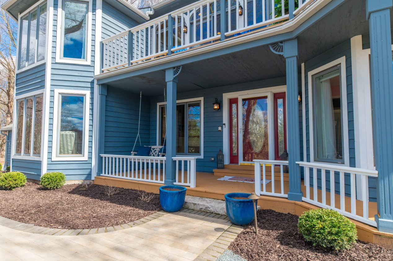 1882 Blackfoot Ct, Grafton WI  53024-9578 exterior
