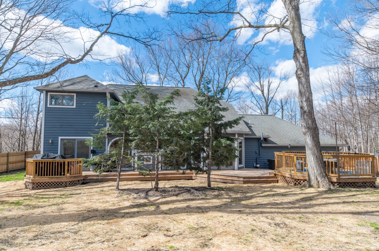 1882 Blackfoot Ct, Grafton WI  53024-9578 exterior