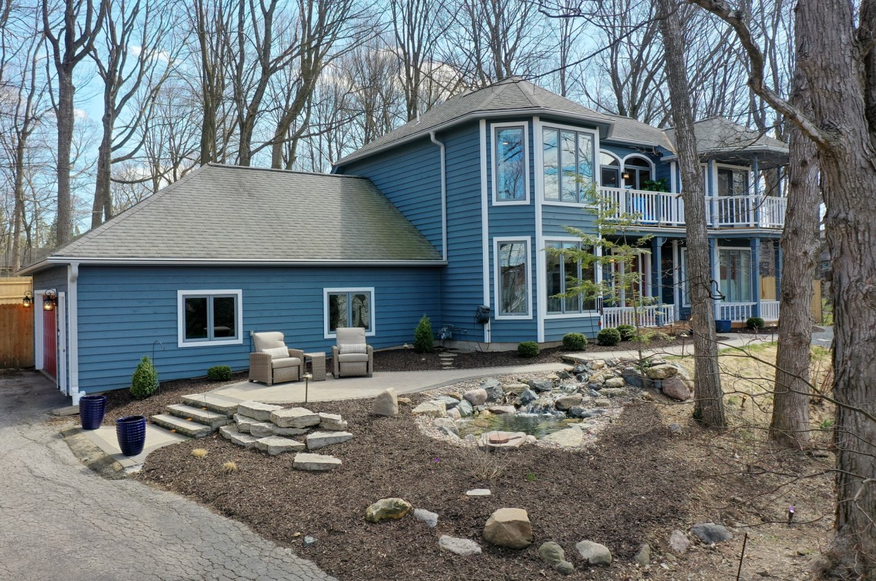 1882 Blackfoot Ct, Grafton WI  53024-9578 exterior