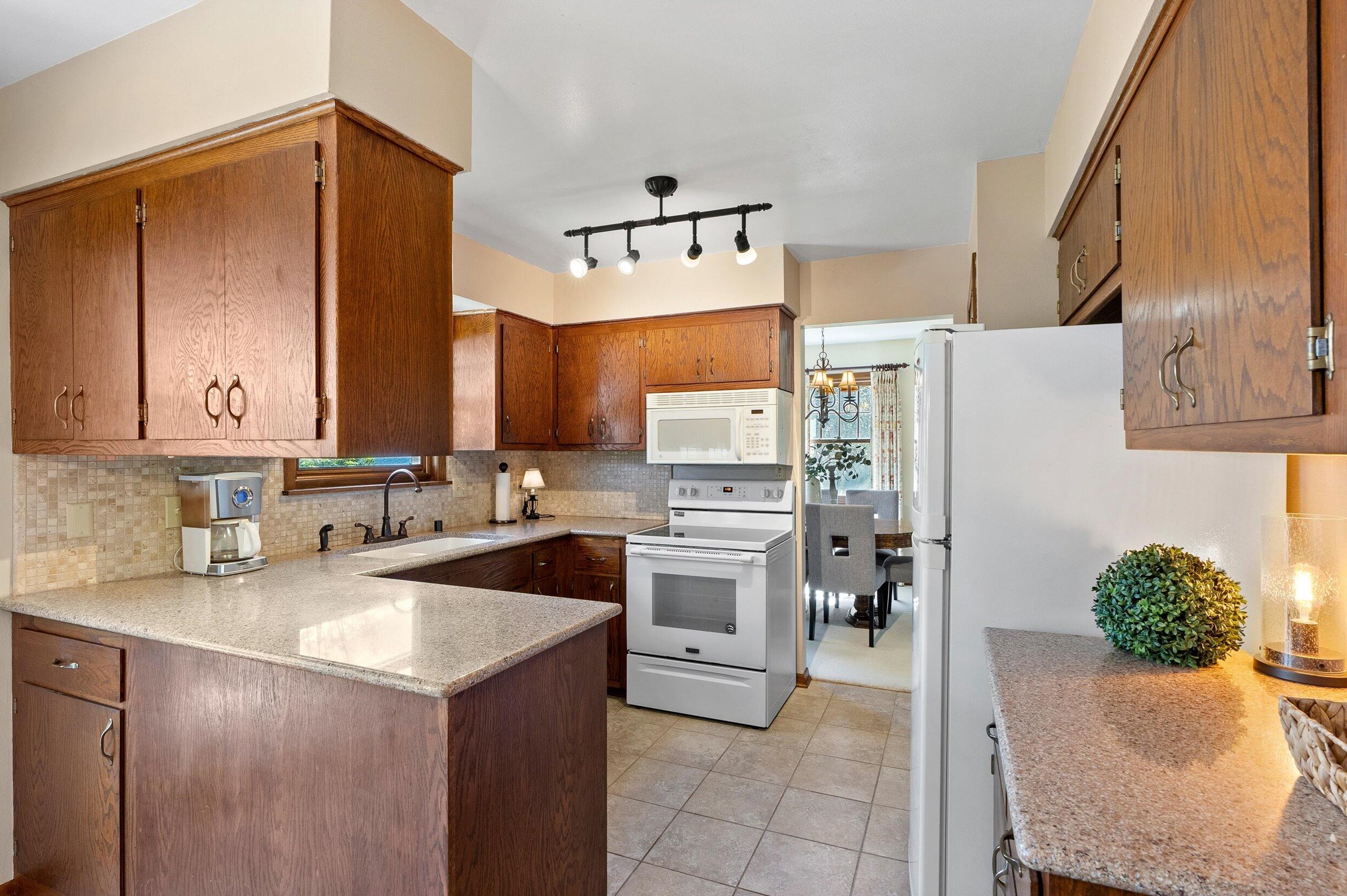 3124 W Joliet Ct, Thiensville, WI 53092