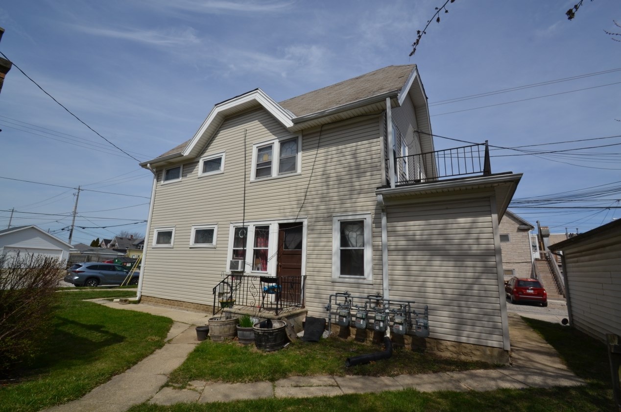 1232 Madison Ave #2109 13th Ave, South Milwaukee, WI 53172