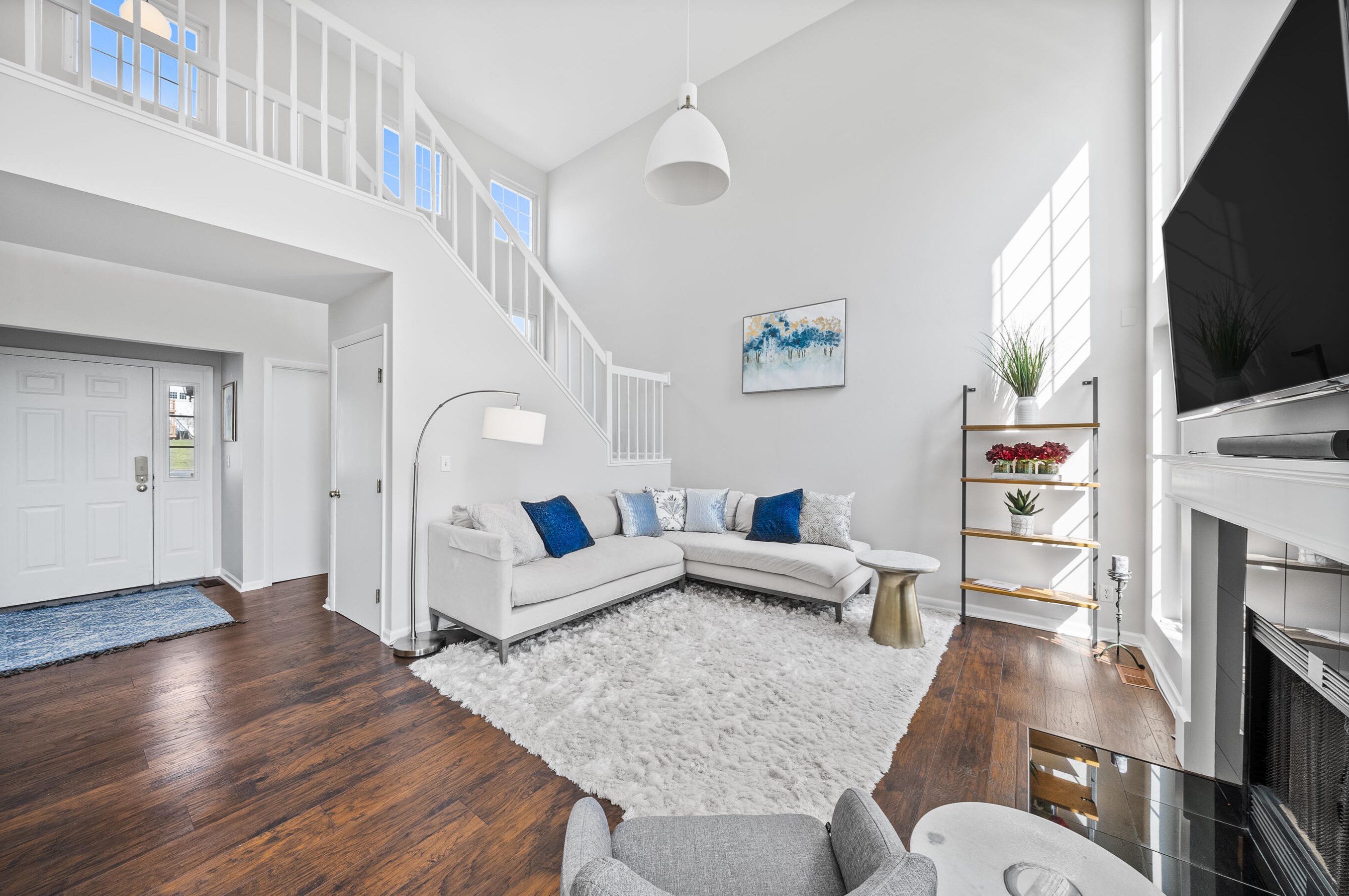 1657 Woodland Dr, Lake Geneva, WI 53147-4962