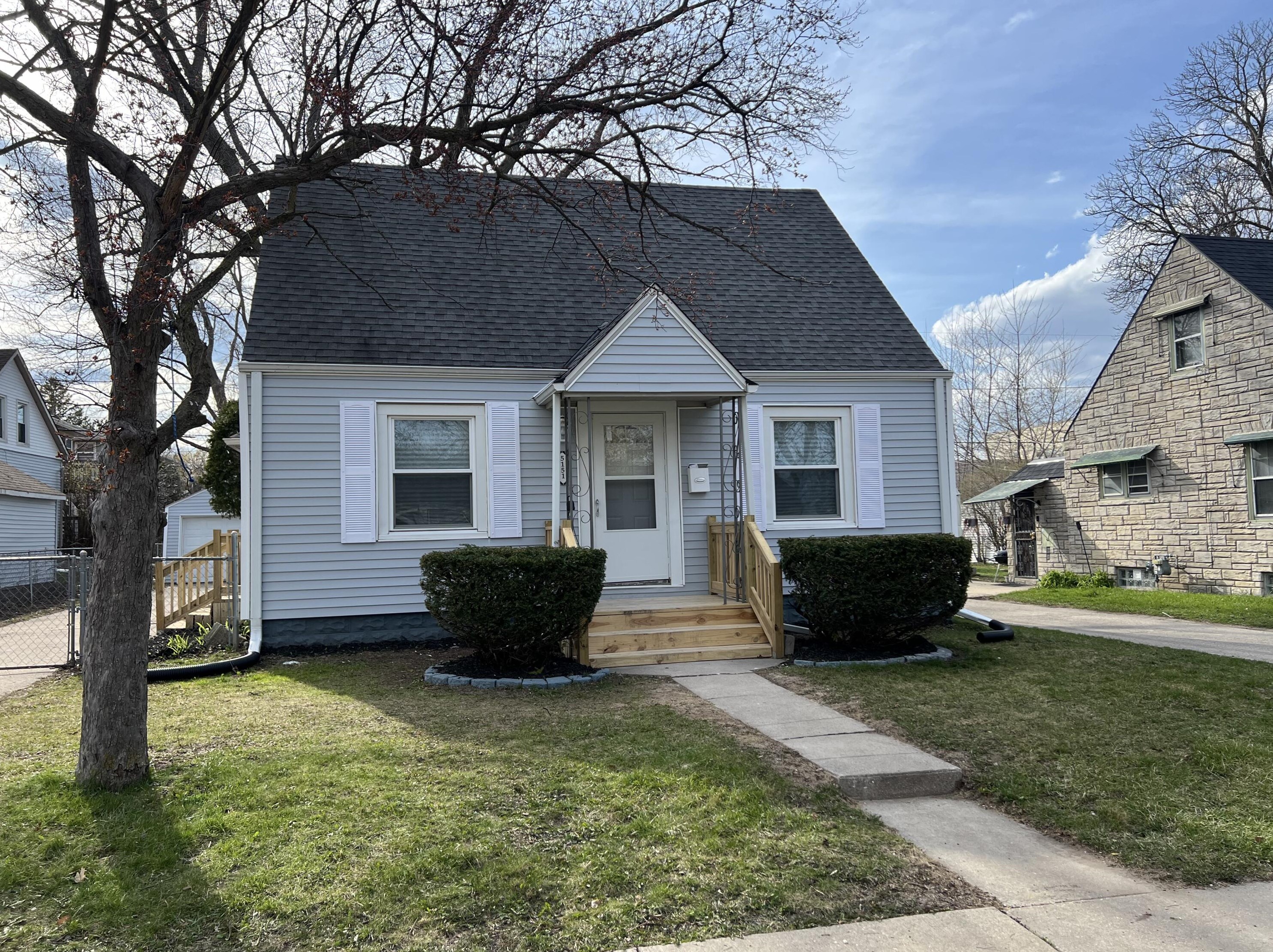 5151 49th St, Milwaukee WI  53218-4324 exterior