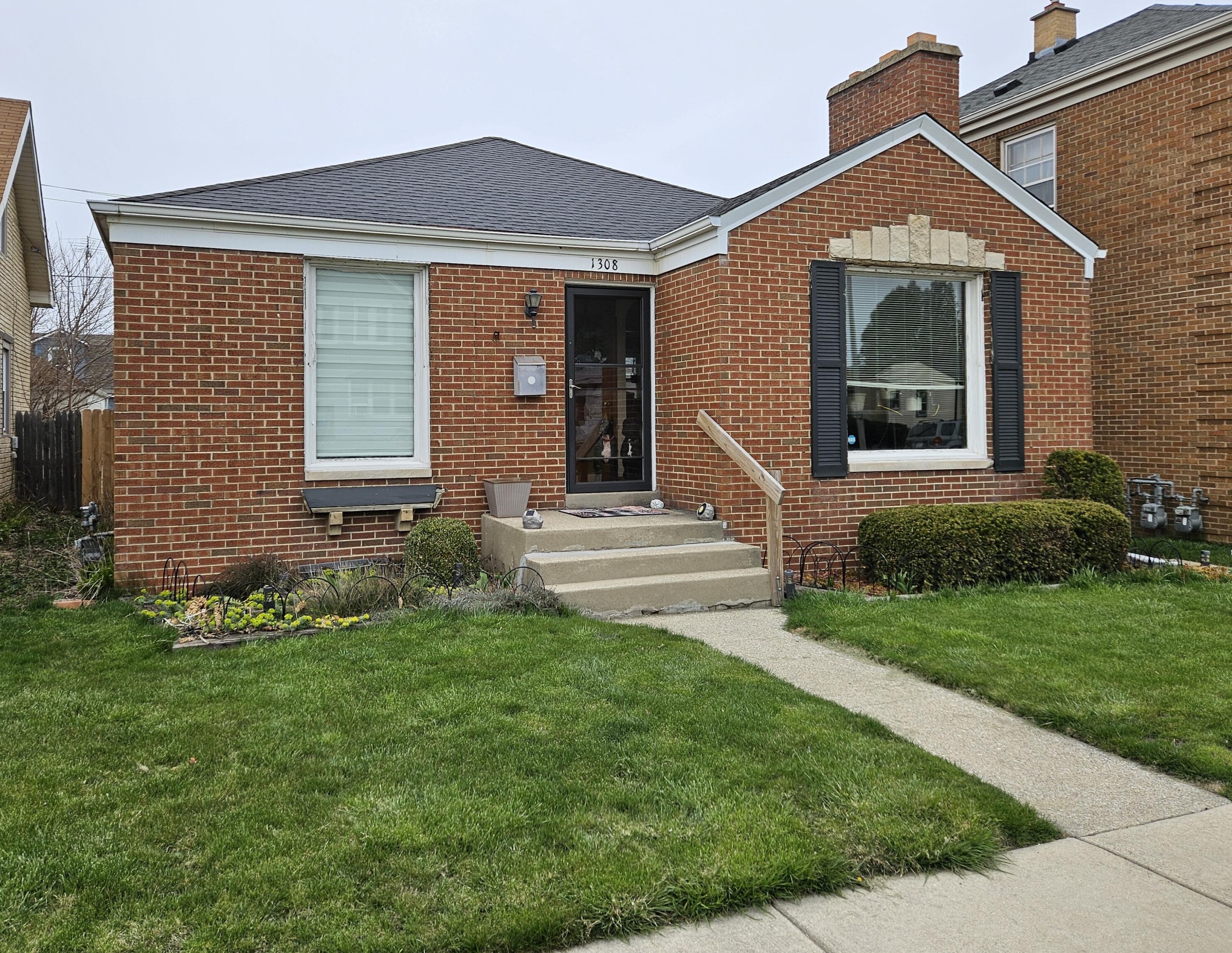 1308 Walton Ave, Racine, WI 53402