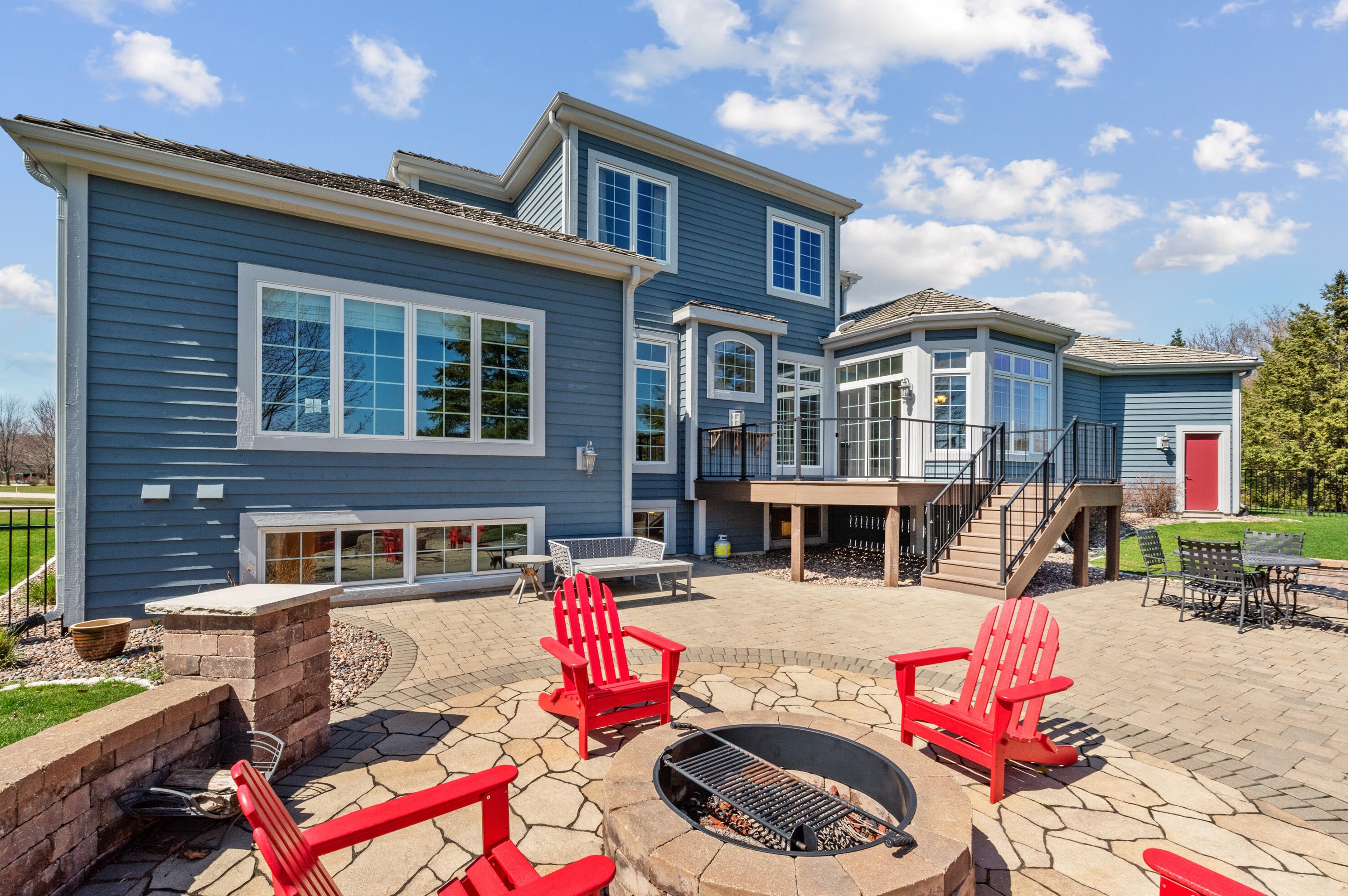 15785 Choctaw Trl, Brookfield WI  53005-5596 exterior