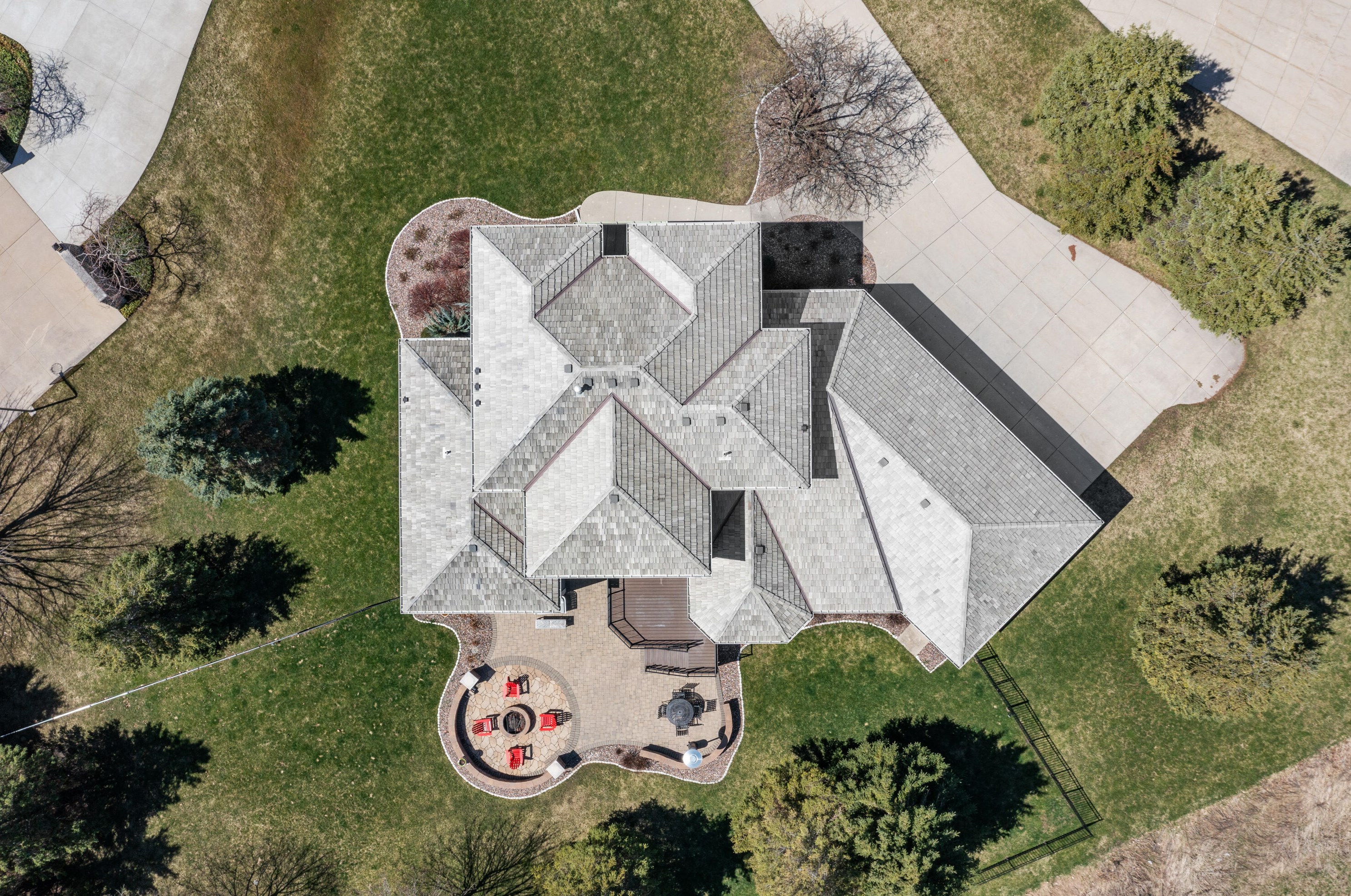 15785 Choctaw Trl, Brookfield WI  53005-5596 exterior