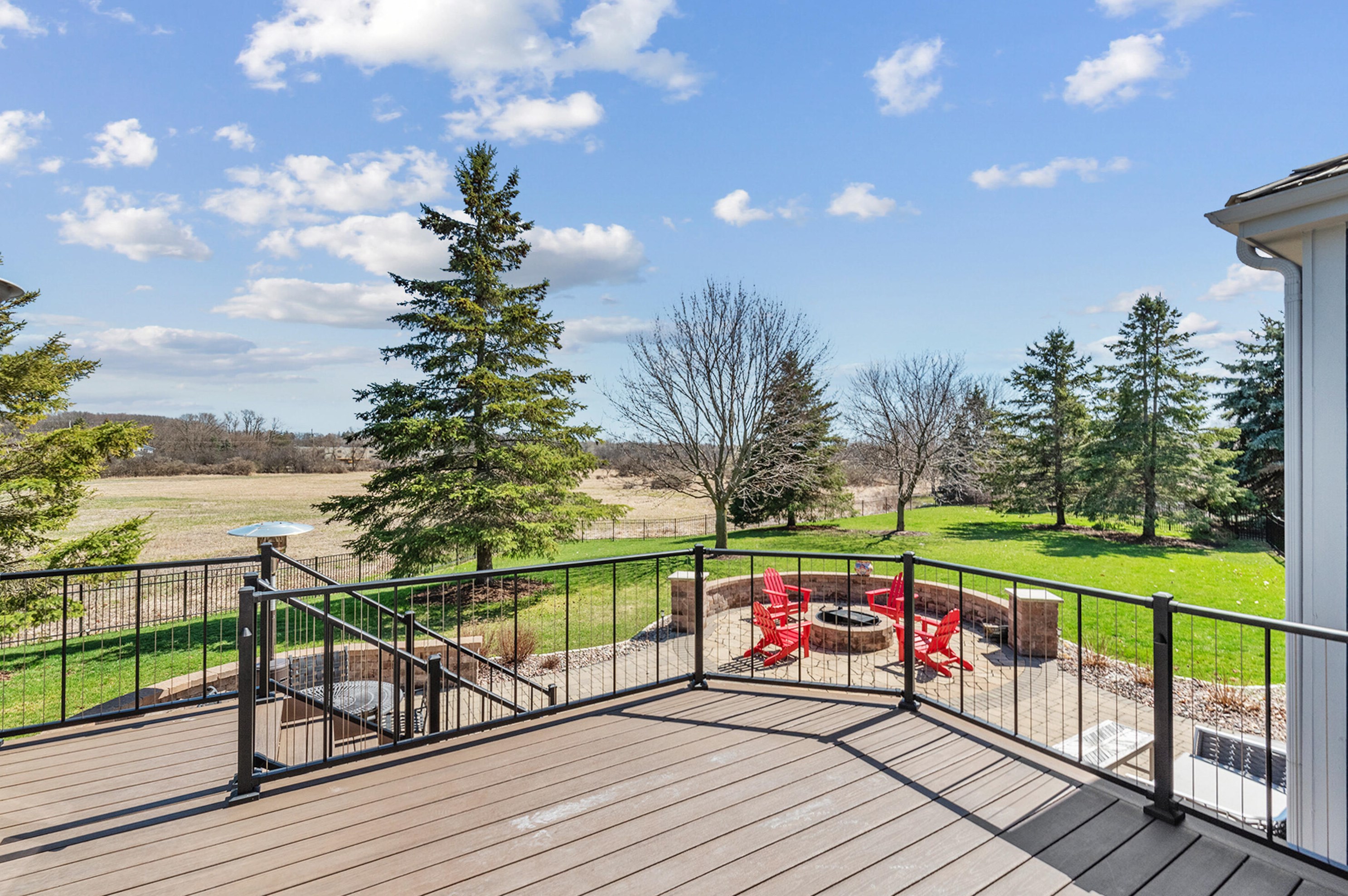 15785 Choctaw Trl, Brookfield WI  53005-5596 exterior