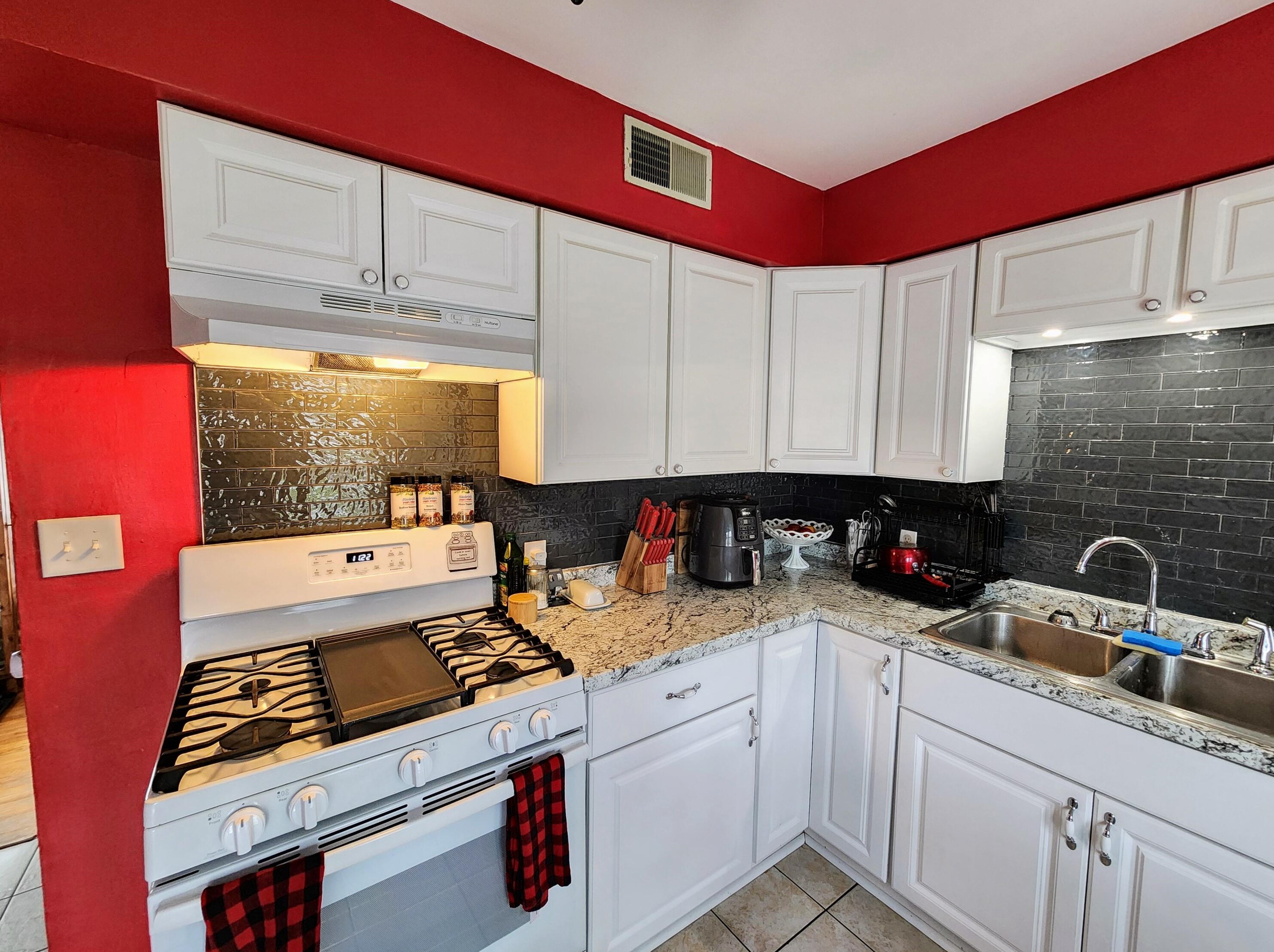 7102 40th Ave, Kenosha WI  53142-1735 exterior