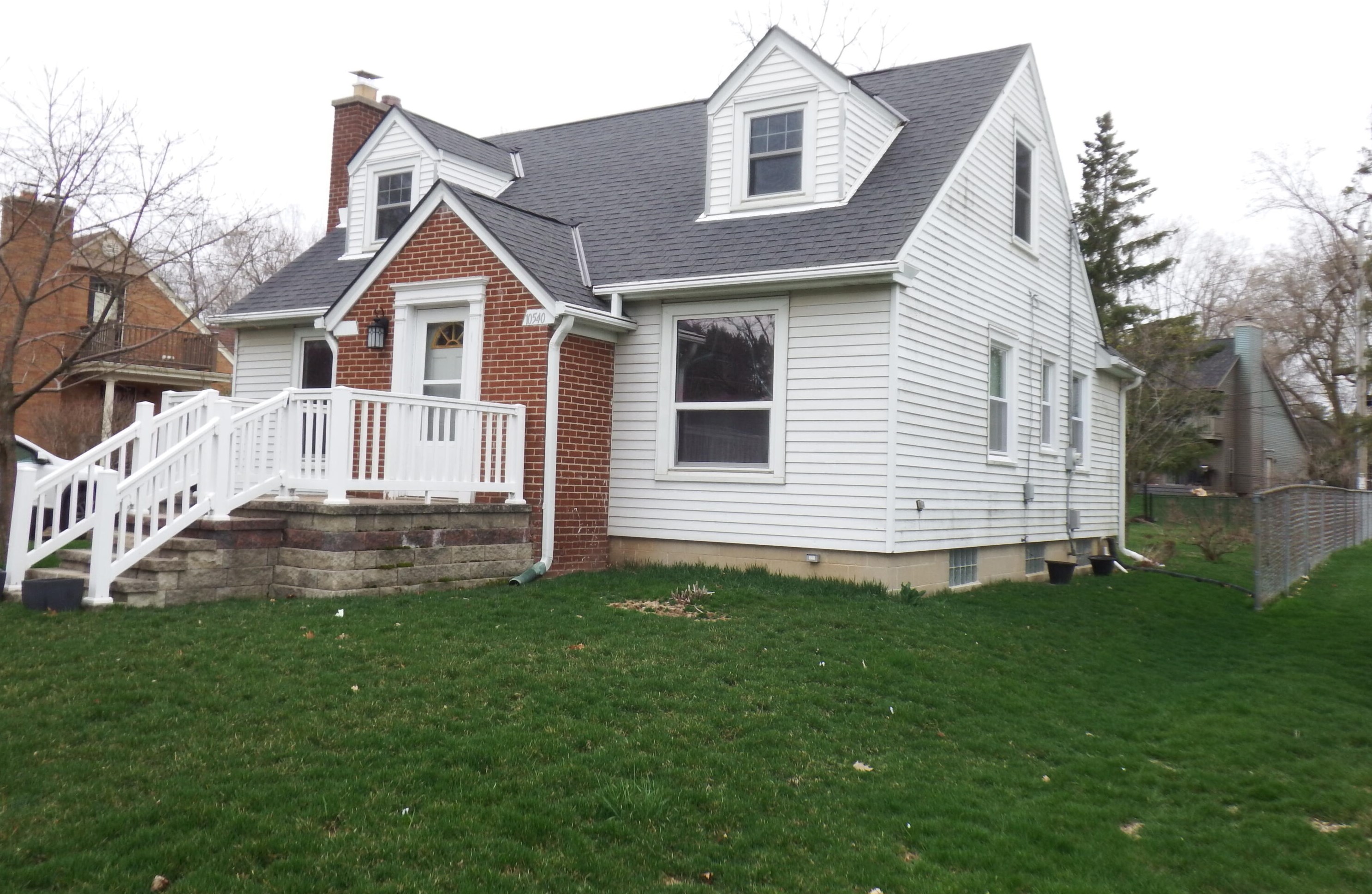 10540 Spring Green Rd, Milwaukee, WI 53228-3220