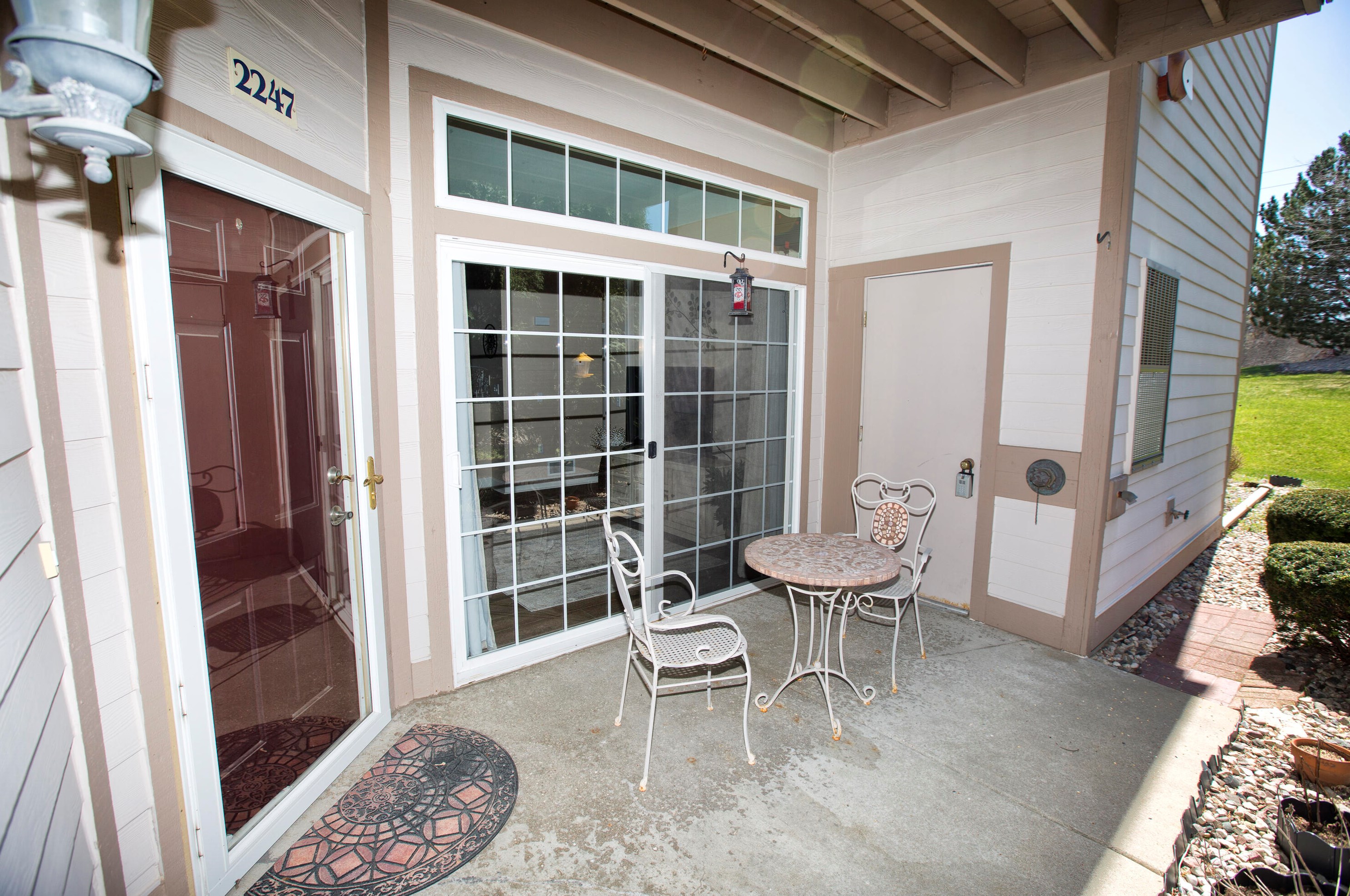 2247 W Vista Bella Dr, Oak Creek, WI 53154