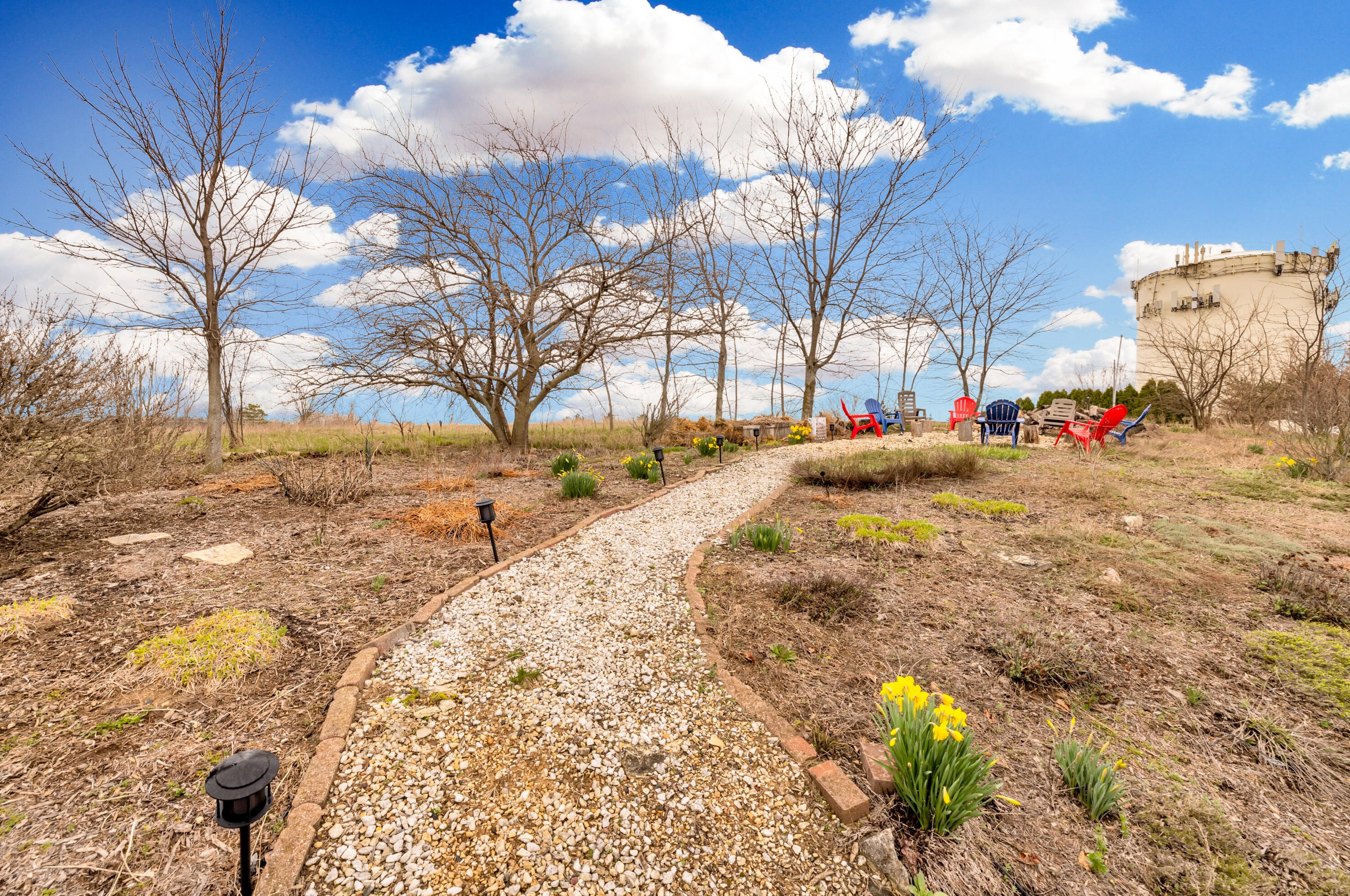 1497 Sunnyridge Rd, Pewaukee WI  53072-3885 exterior