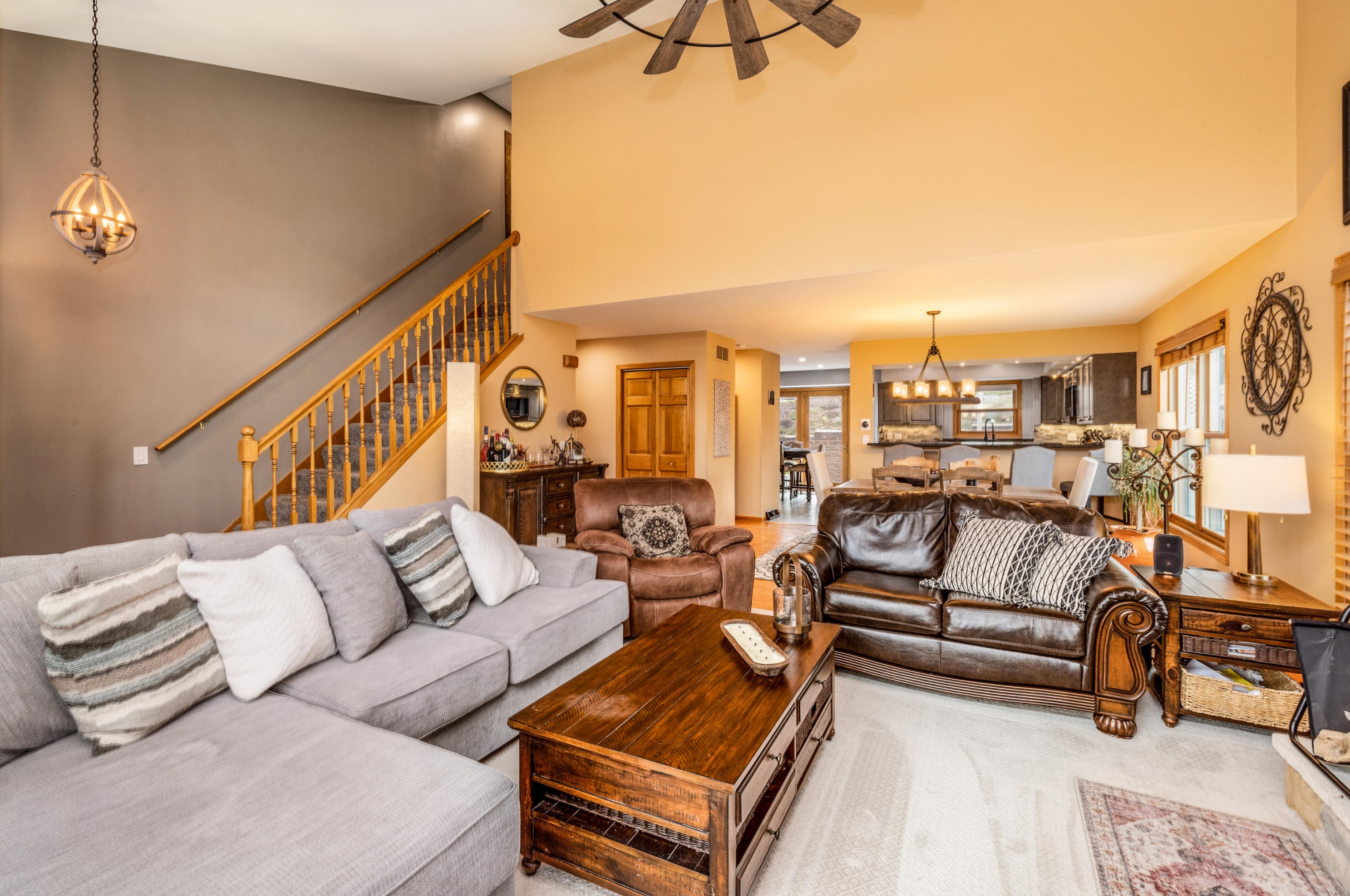1497 Sunnyridge Rd, Pewaukee, WI 53072