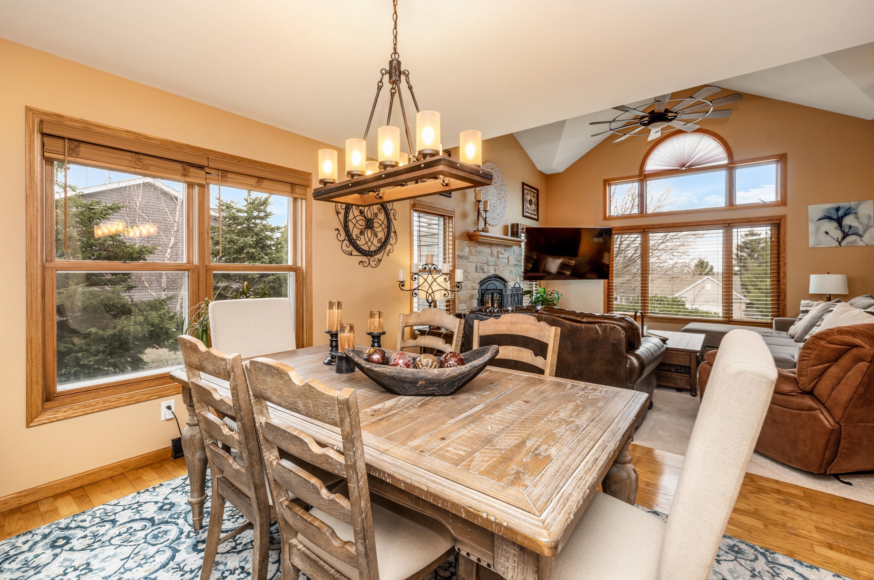 1497 Sunnyridge Rd, Pewaukee WI  53072-3885 exterior