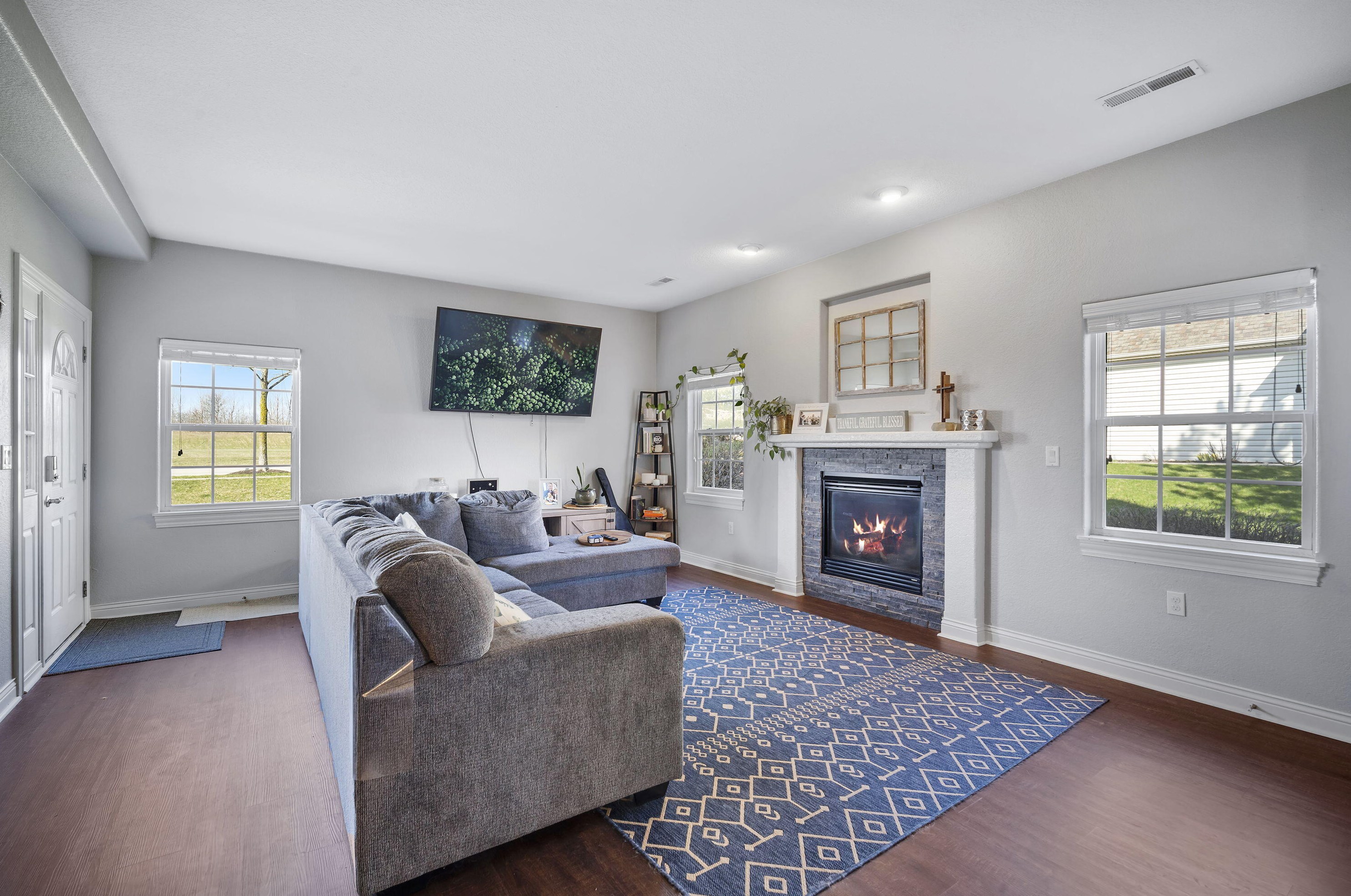 1824 Stoney Ln, Slinger WI  53086-9038 exterior