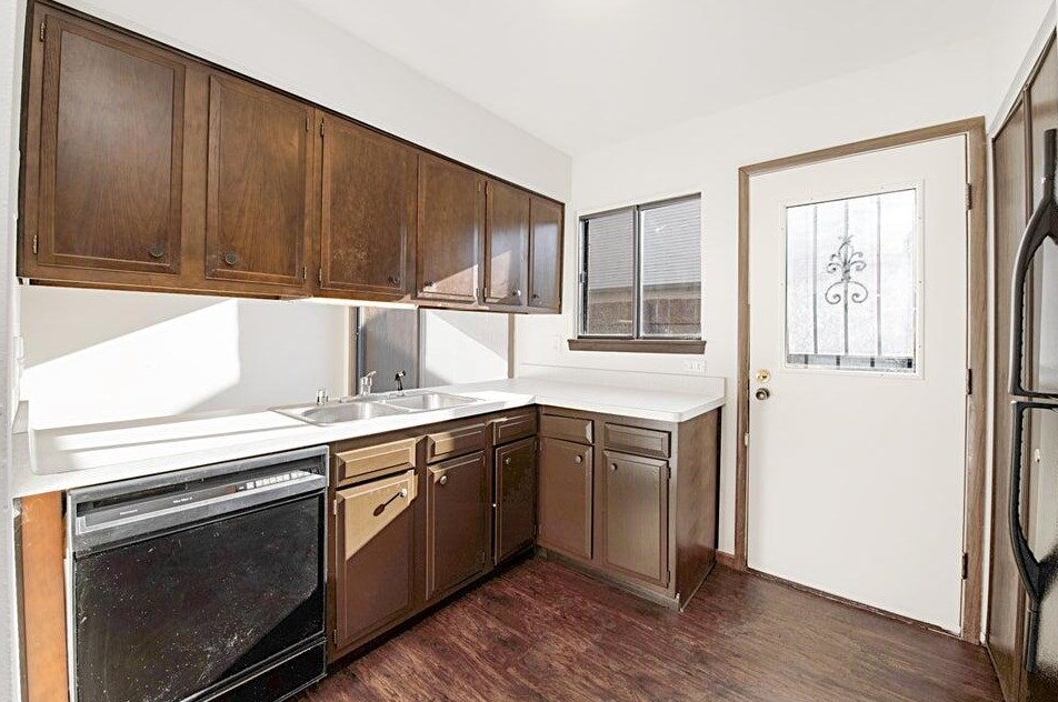 8319 107th St, Milwaukee WI  53224-2515 exterior