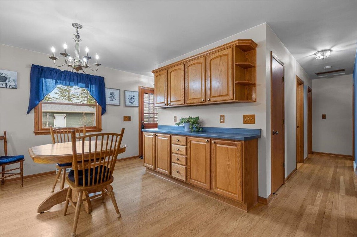 4406 Fountain Ave, Milwaukee WI 53223-4436 exterior