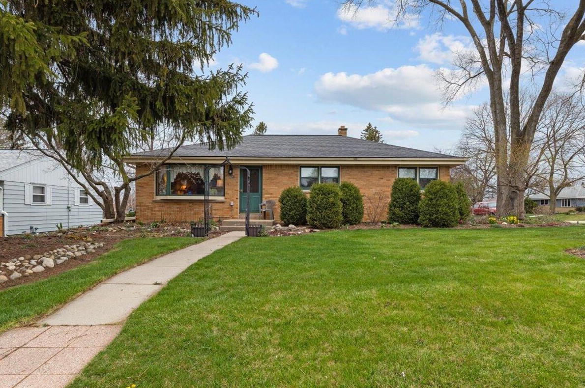 4406 Fountain Ave, Milwaukee WI 53223-4436 exterior