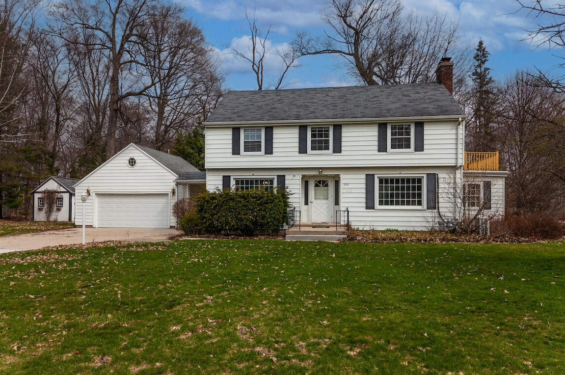 206 Vine St, West Bend, WI 53095-4735