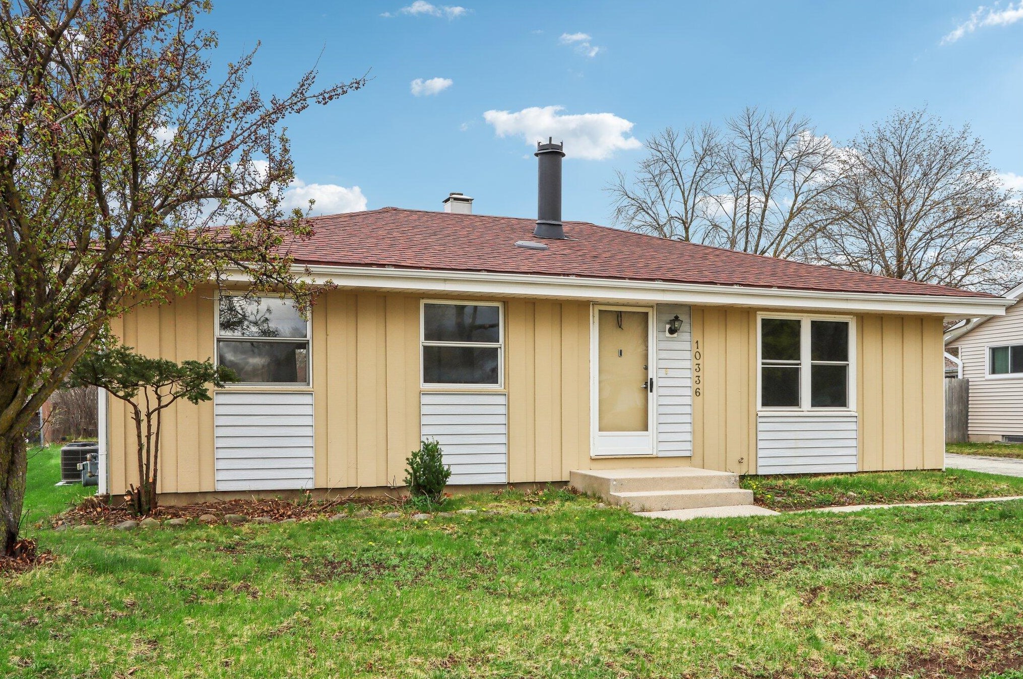 10336 Villa Ave, Milwaukee, WI 53224-2655