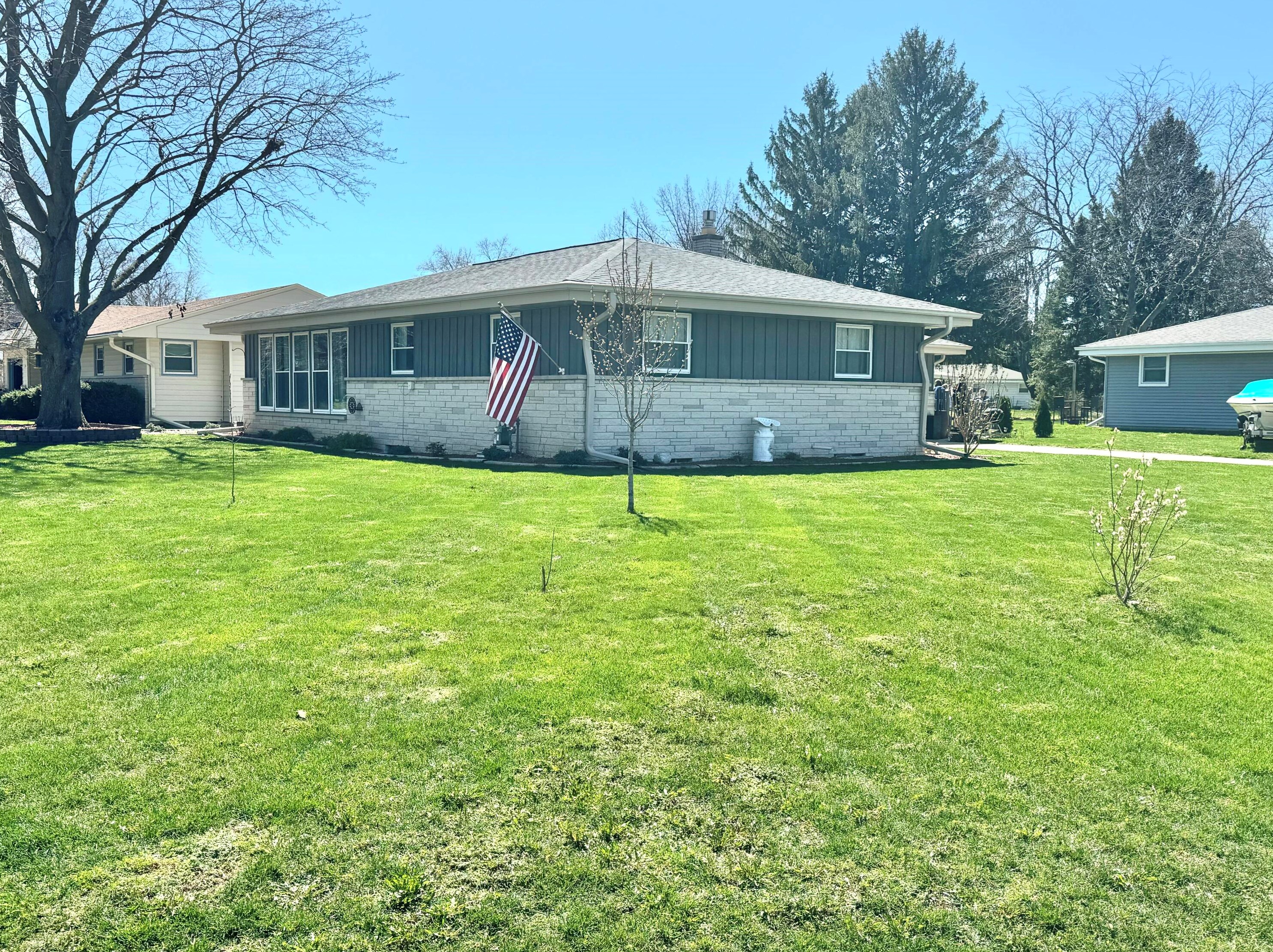 640 Rose St, Oconomowoc, WI 53066