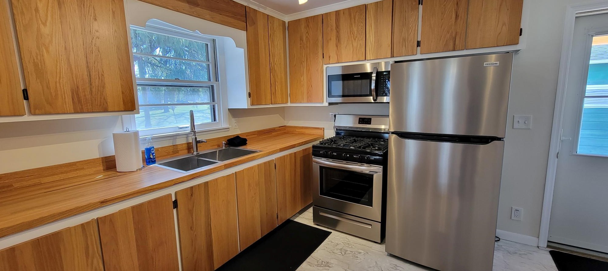 1620 Woodlawn Dr, Delavan, WI 53115-3918