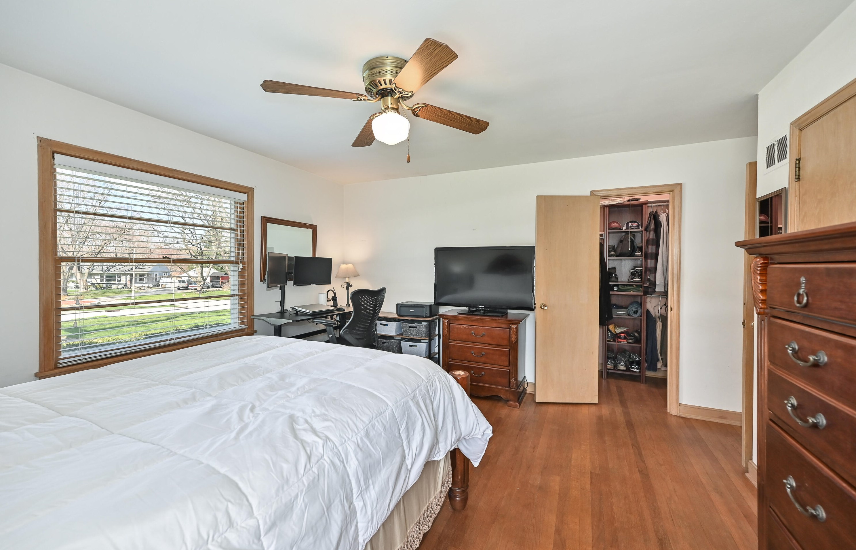 764 119, Milwaukee WI 53226-3626 exterior