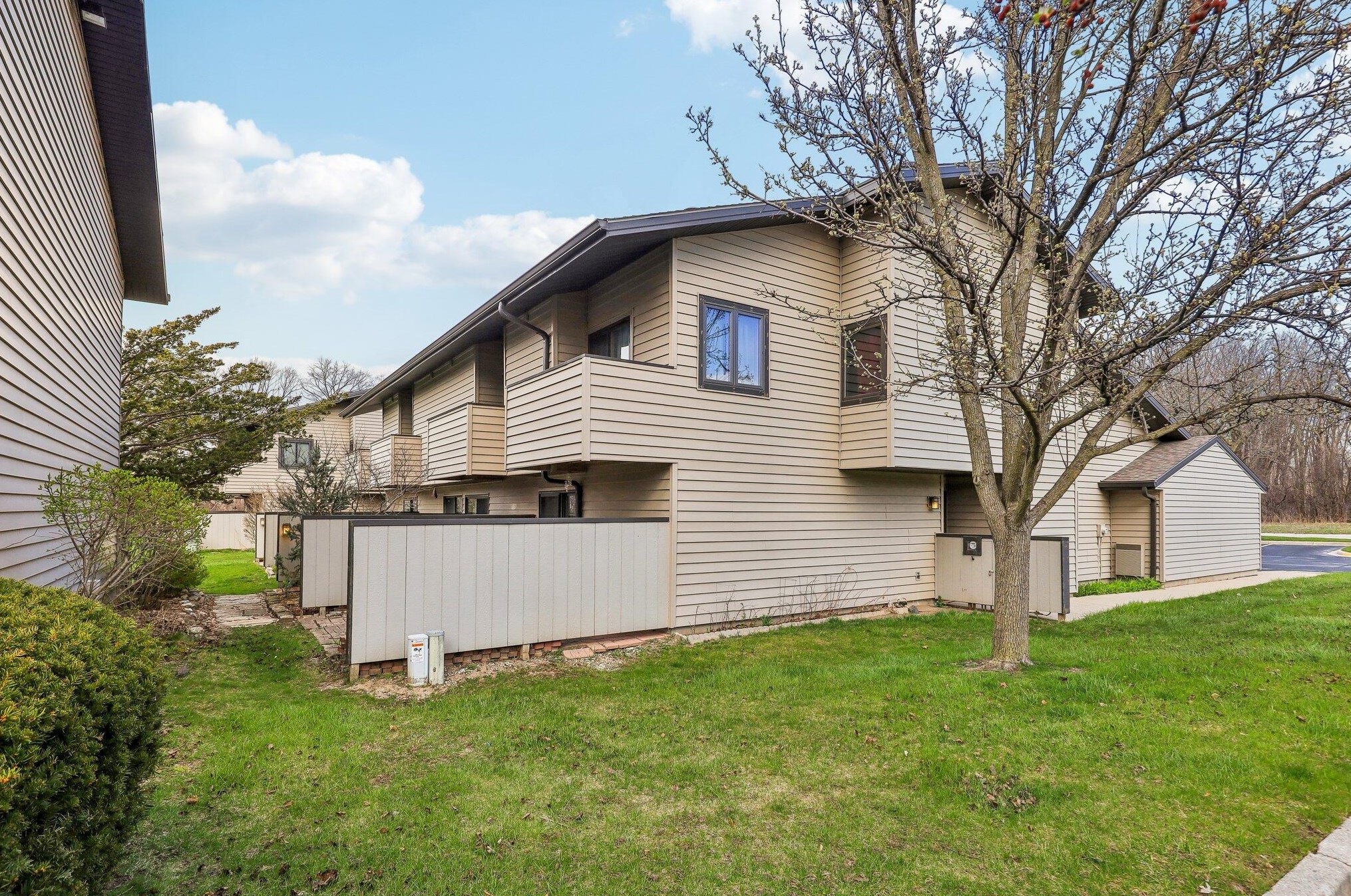 9203 70, Milwaukee WI 53223-2151 exterior