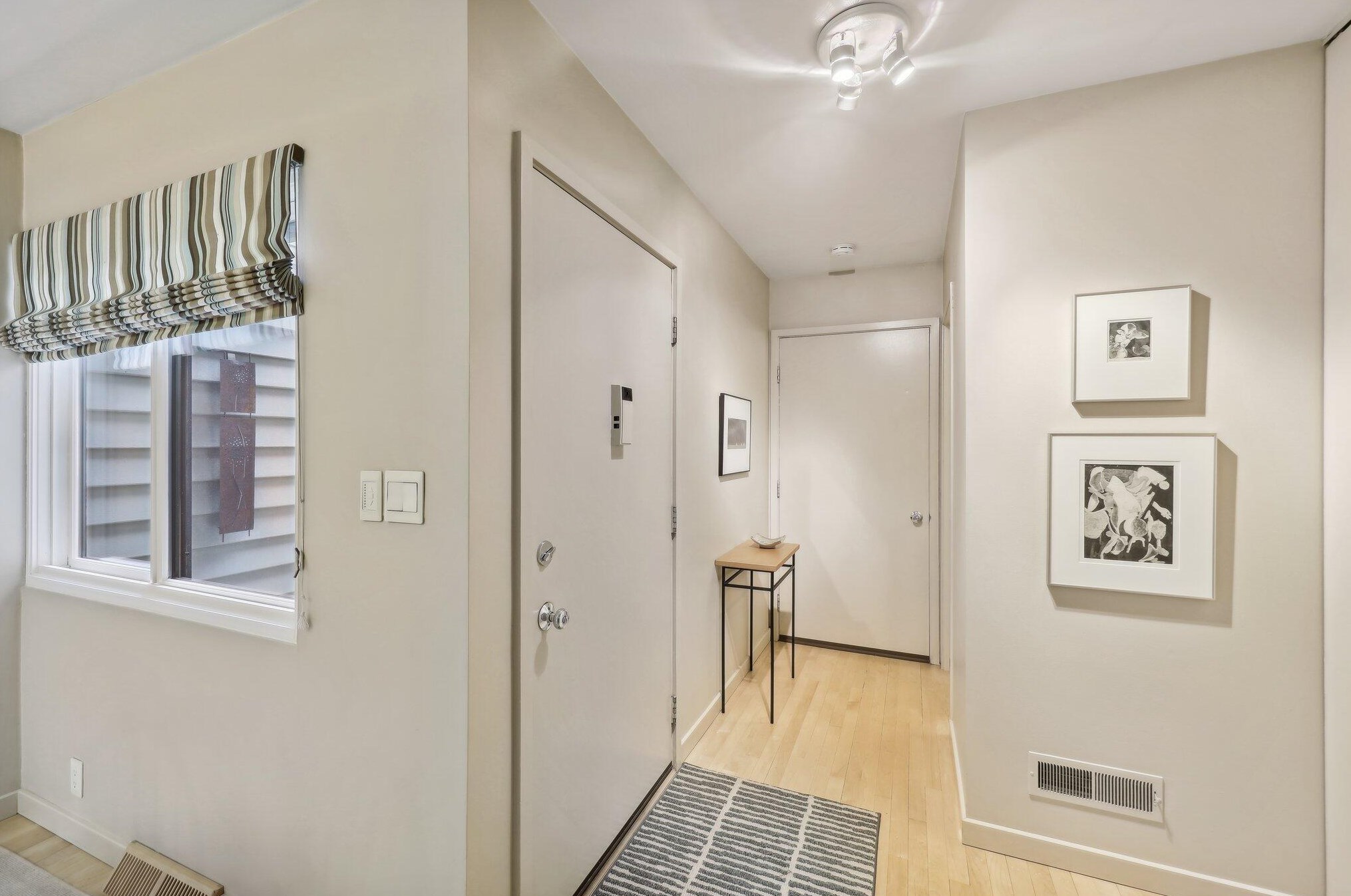 9203 70, Milwaukee WI 53223-2151 exterior