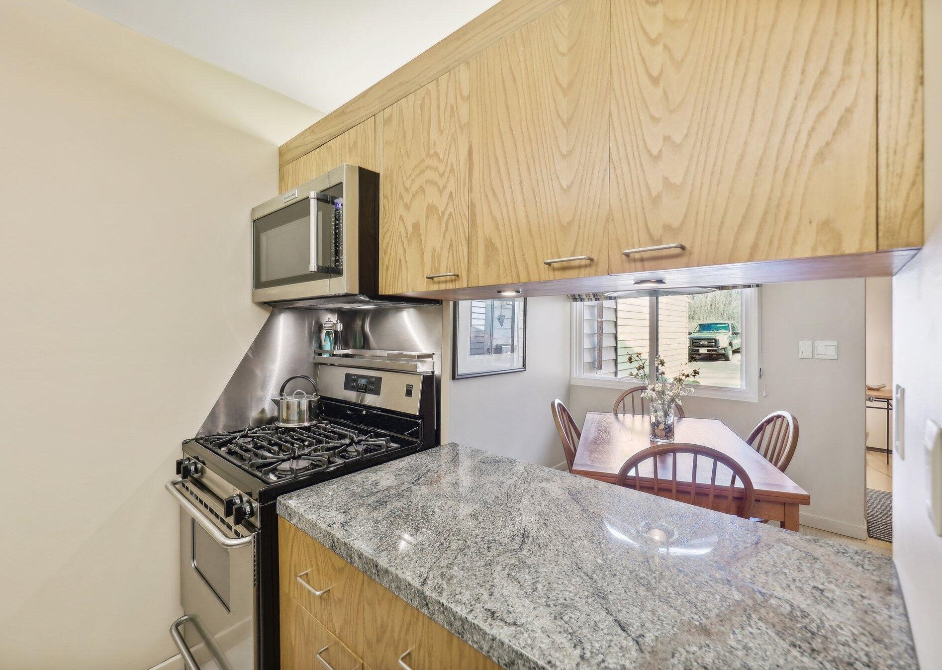 9203 70, Milwaukee WI 53223-2151 exterior