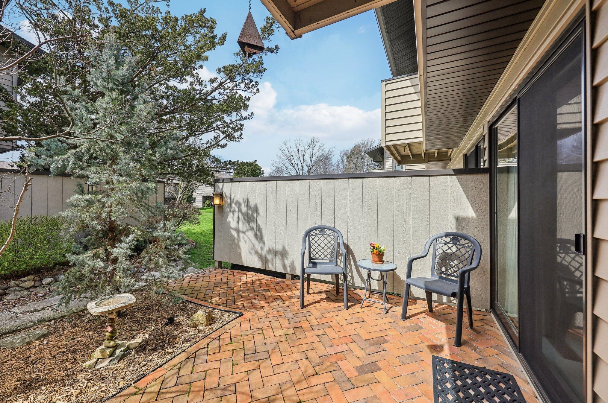 9203 70, Milwaukee WI 53223-2151 exterior