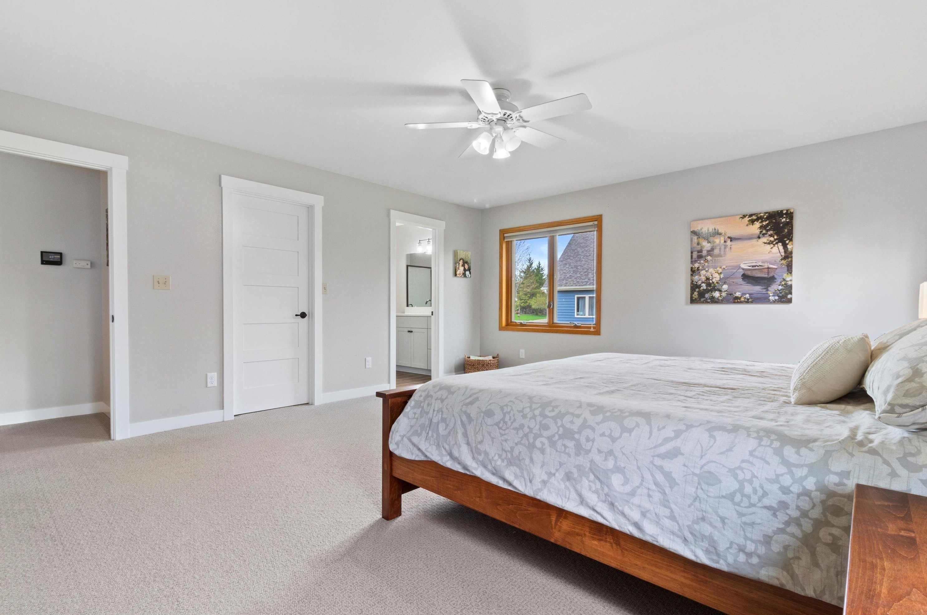 382 Streamside Ct, Grafton WI  53024-9420 exterior