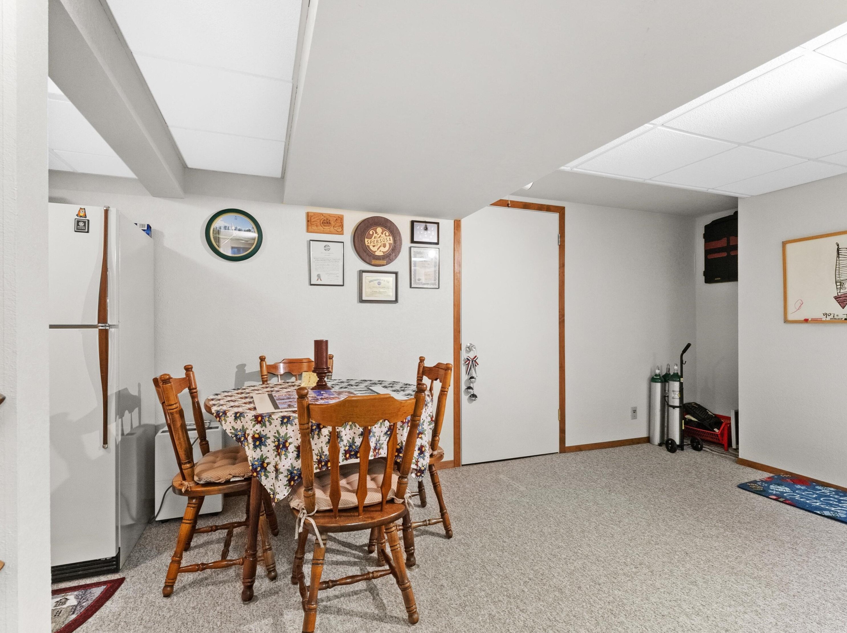 810 Sequoia Ct, Manitowoc WI 54220-3080 exterior