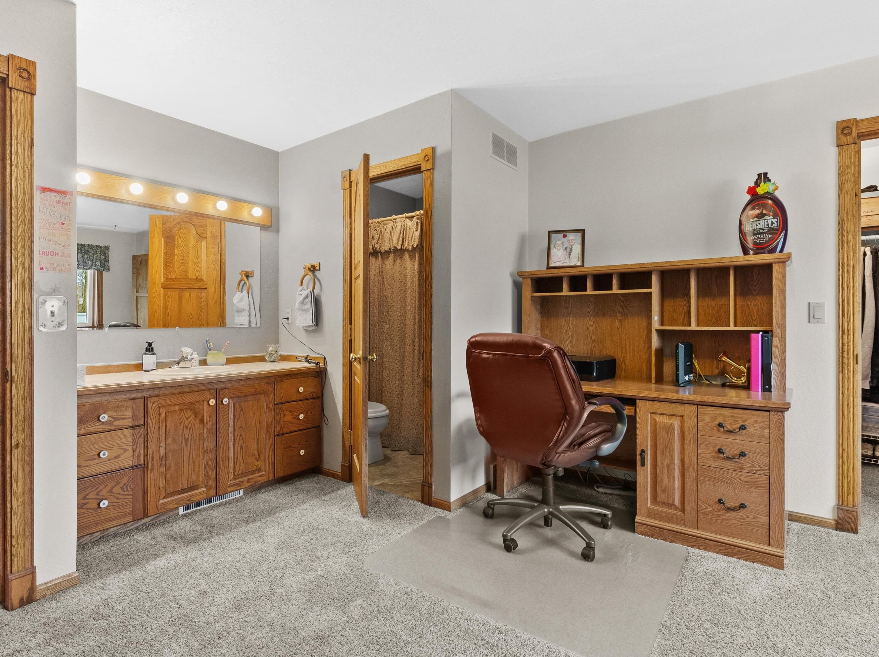 810 Sequoia Ct, Manitowoc WI 54220-3080 exterior