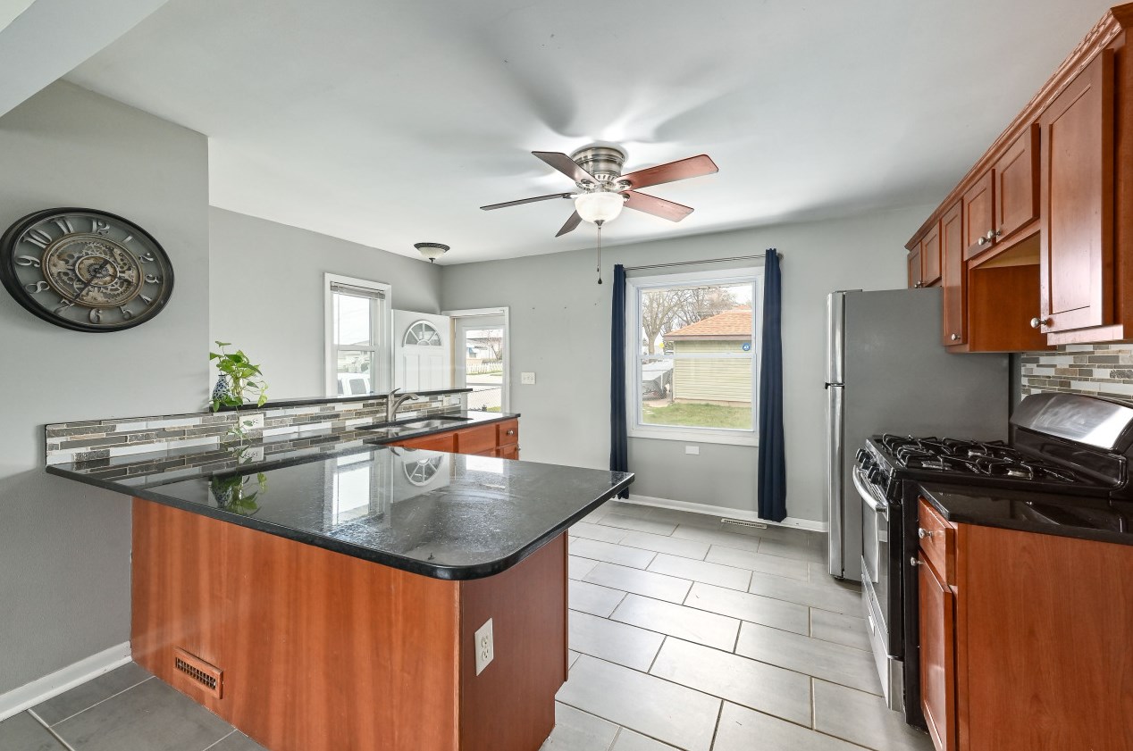 7130 Carmen Ave, Milwaukee WI  53218-2220 exterior