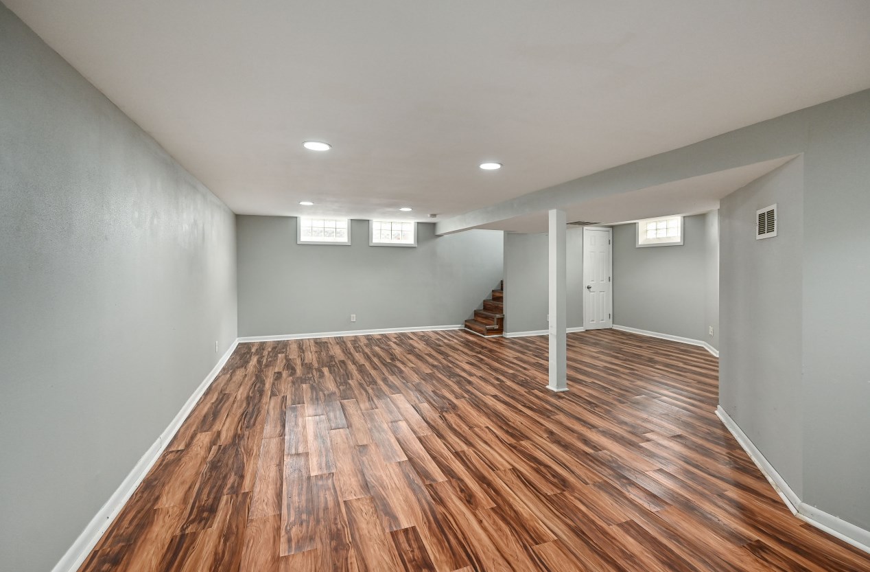 7130 Carmen Ave, Milwaukee WI  53218-2220 exterior