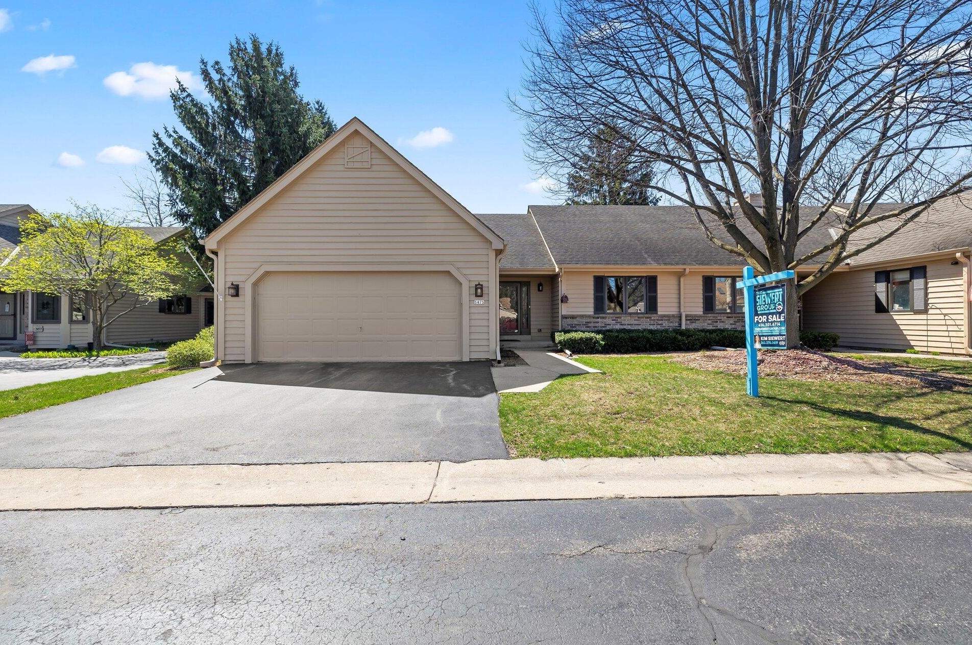 5475 Wild Cherry Cir, Greendale, WI 53129