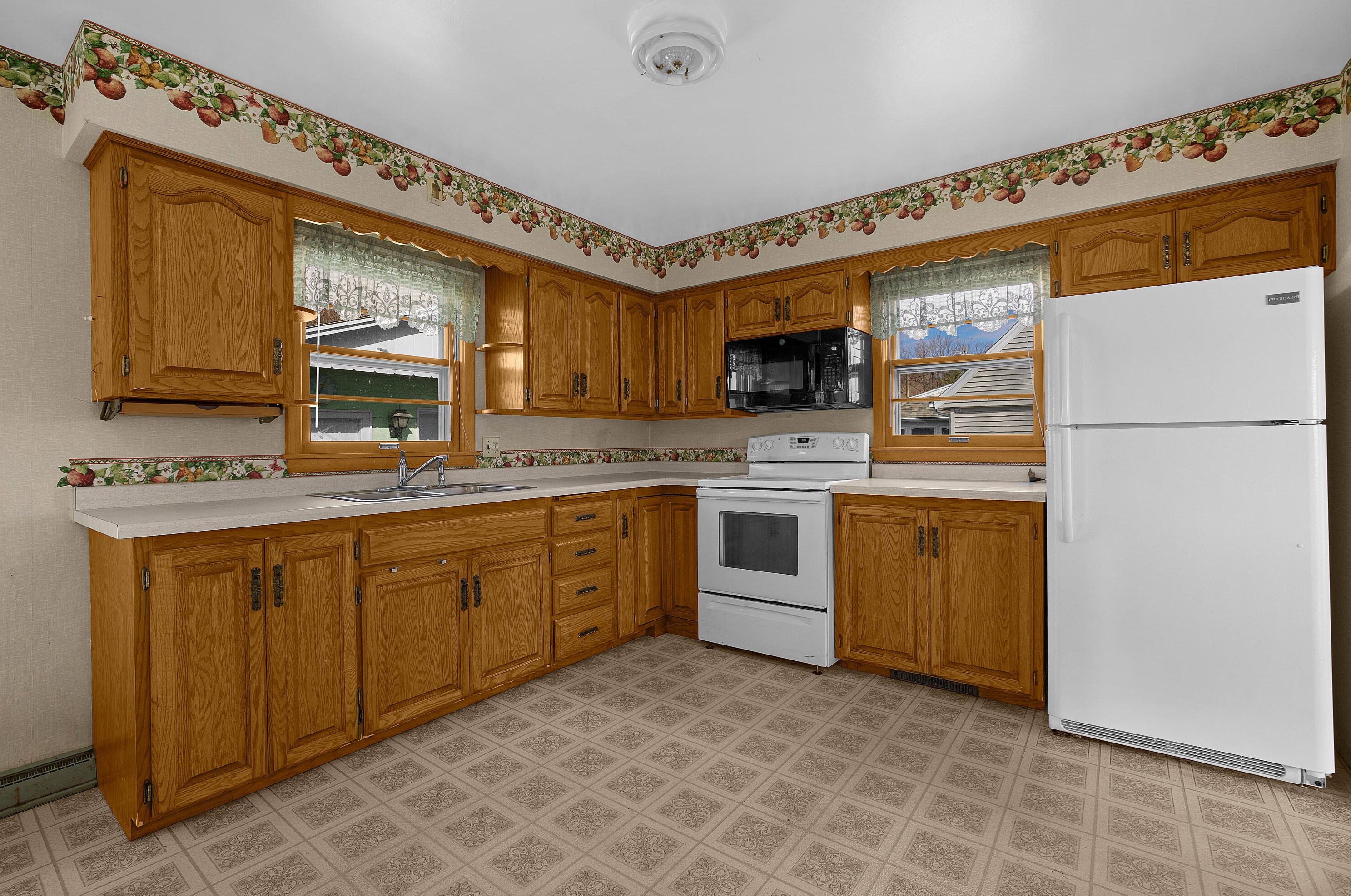 506 S Hill St, La Crescent, MN 55947