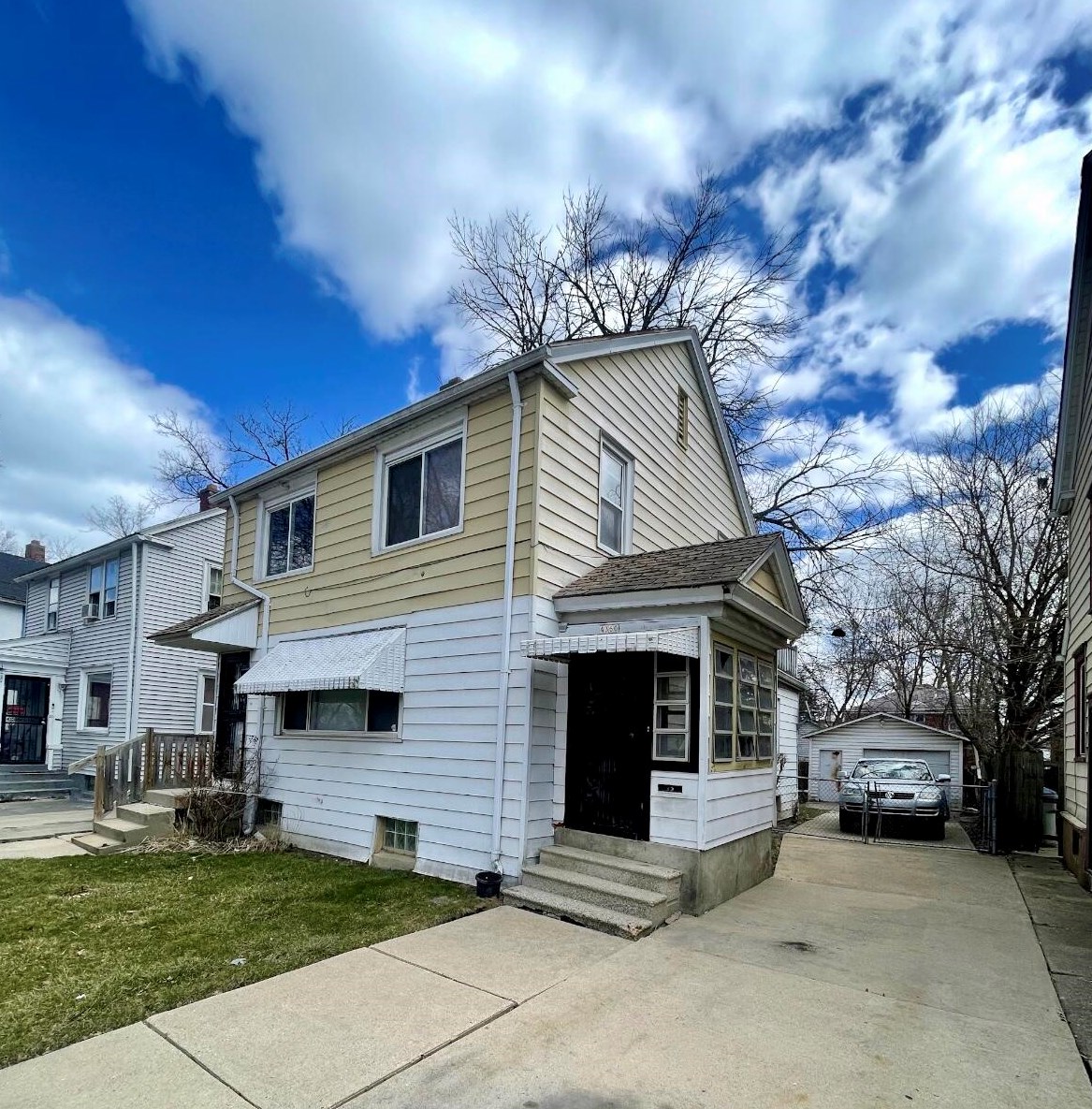 4360 25th St, Milwaukee, WI 53209-6669