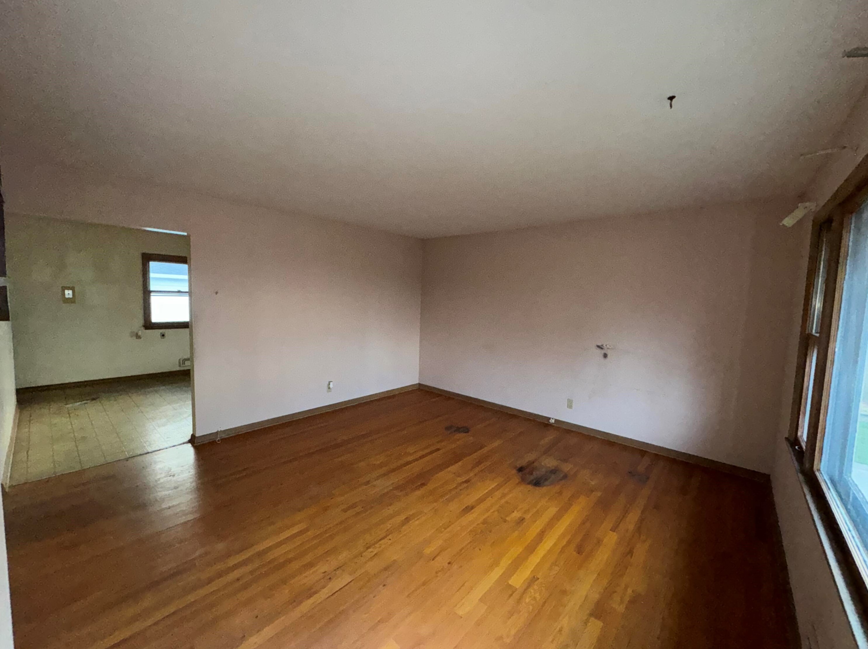 2526 Rosalind Ave, Racine, WI 53403-3754