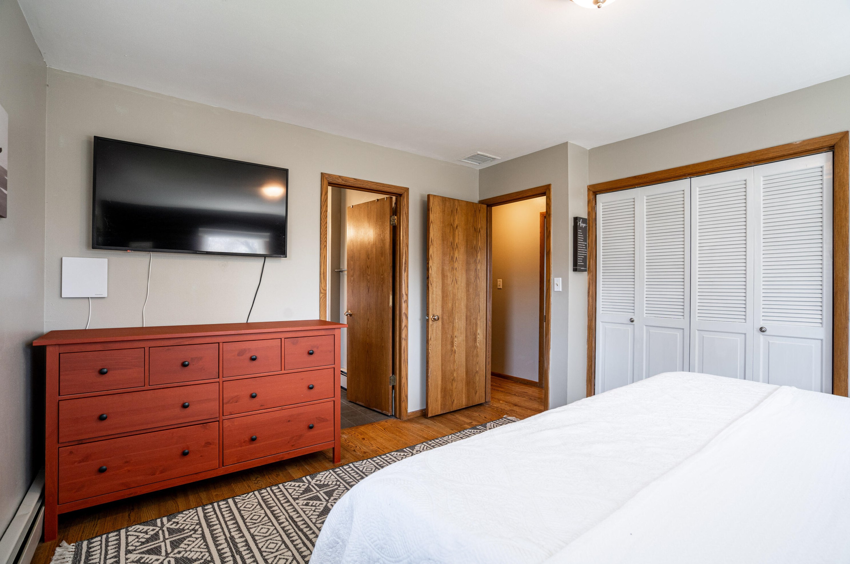 11907 Ohio Ave, Milwaukee WI 53207-2859 exterior