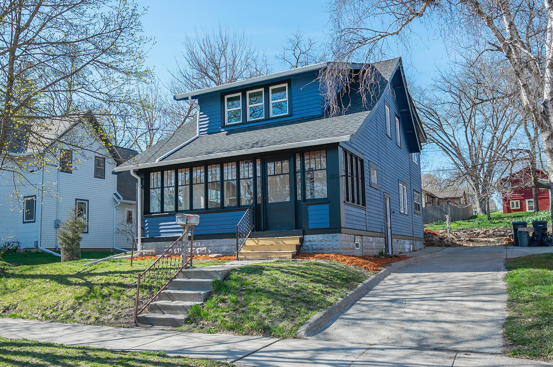328 Bidwell Ave, Waukesha, WI 53188-3613