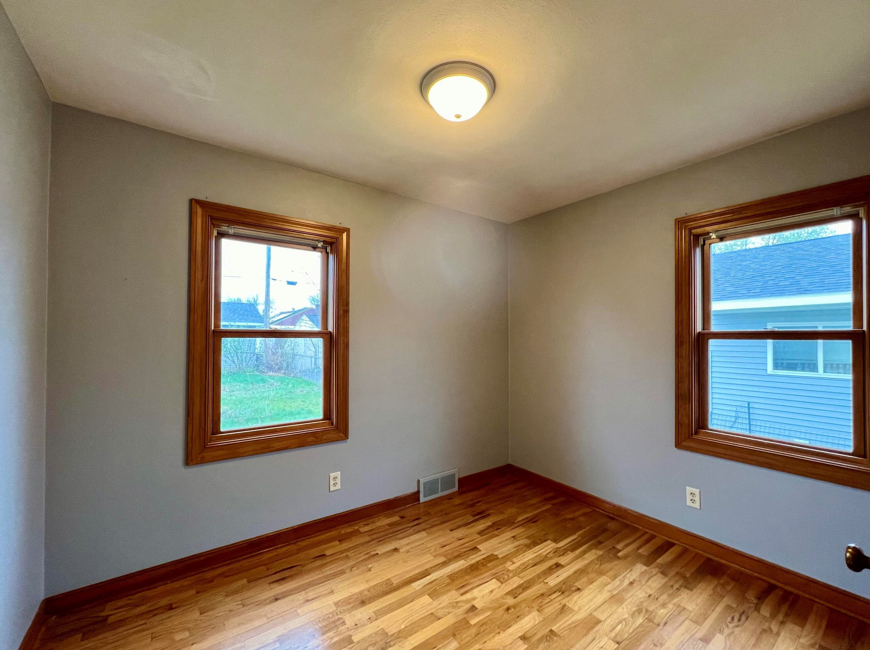 2821 James St, La Crosse WI  54601-7664 exterior