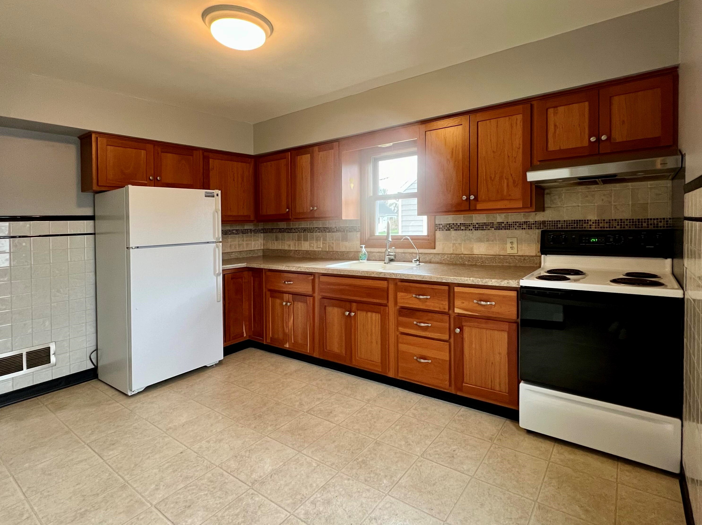 2821 James St, La Crosse WI  54601-7664 exterior